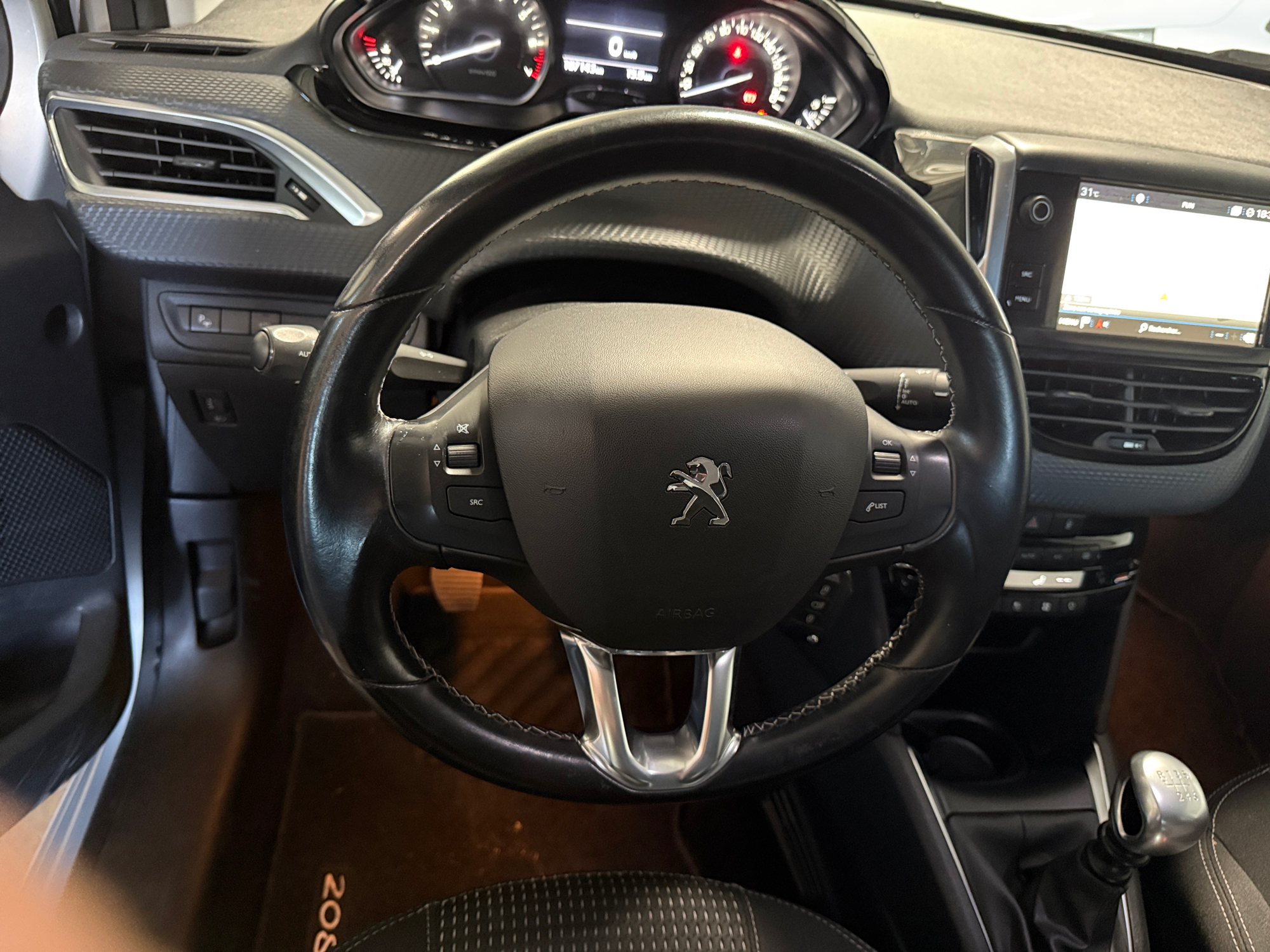 Peugeot 208 8