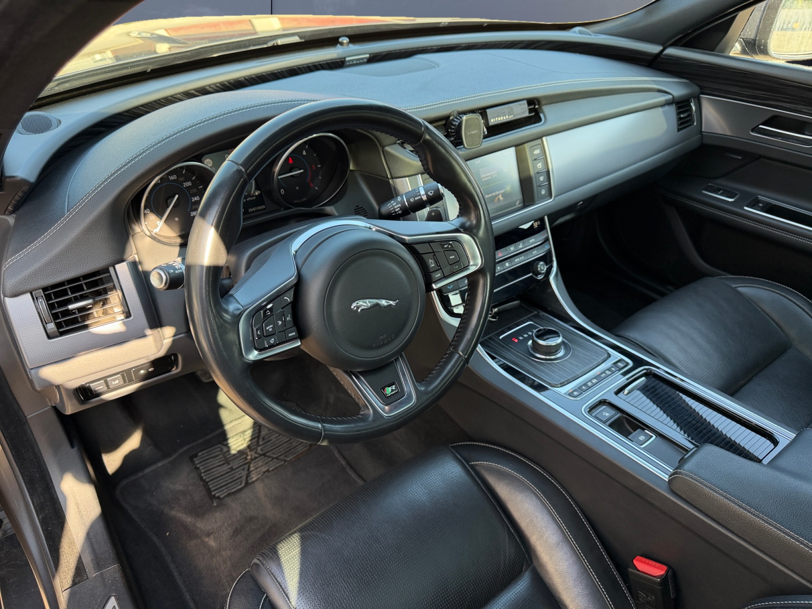Jaguar Xf 12