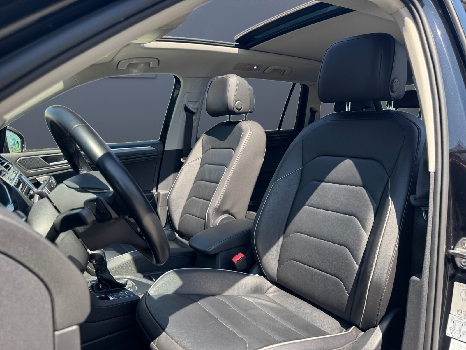 Volkswagen Tiguan 9