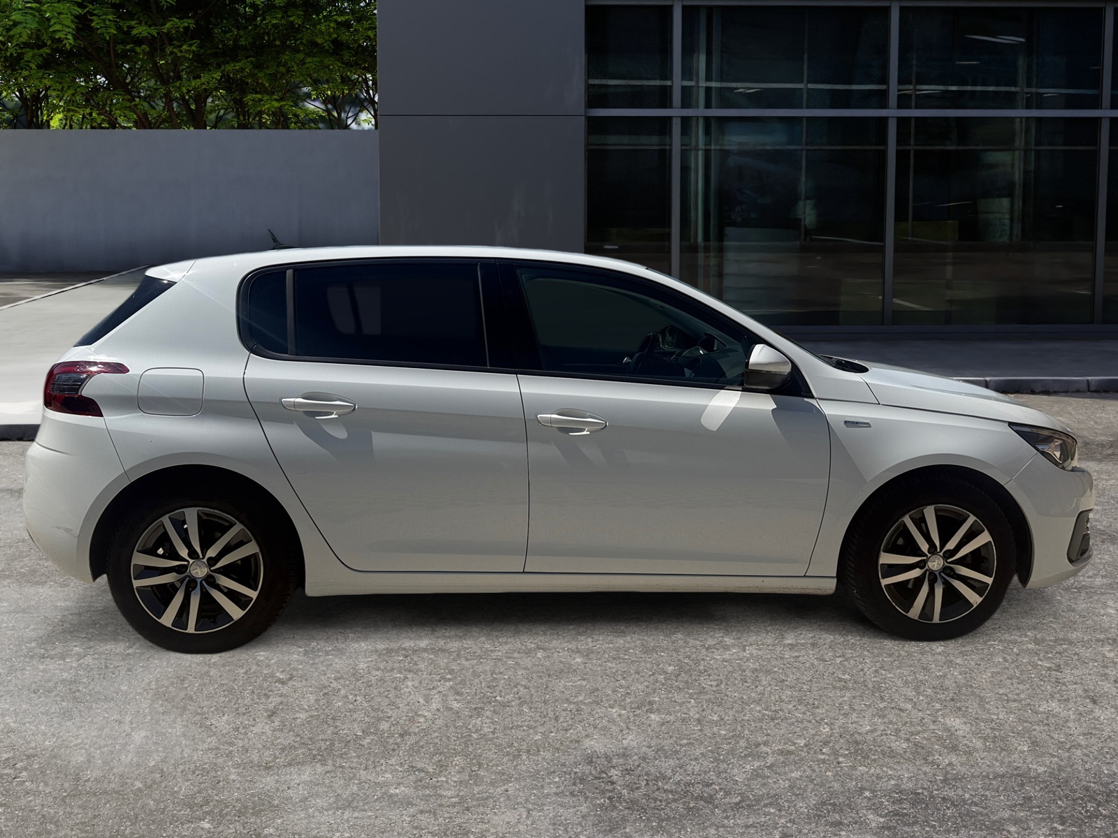 Peugeot 308 5