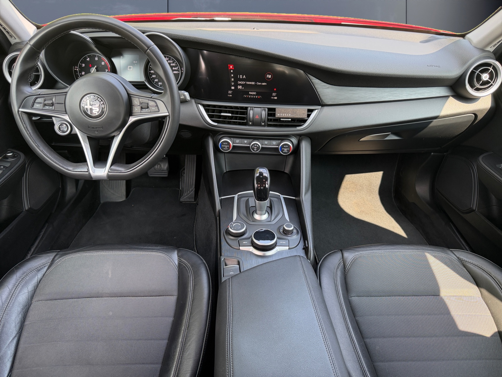 Alfa Romeo Giulia 14