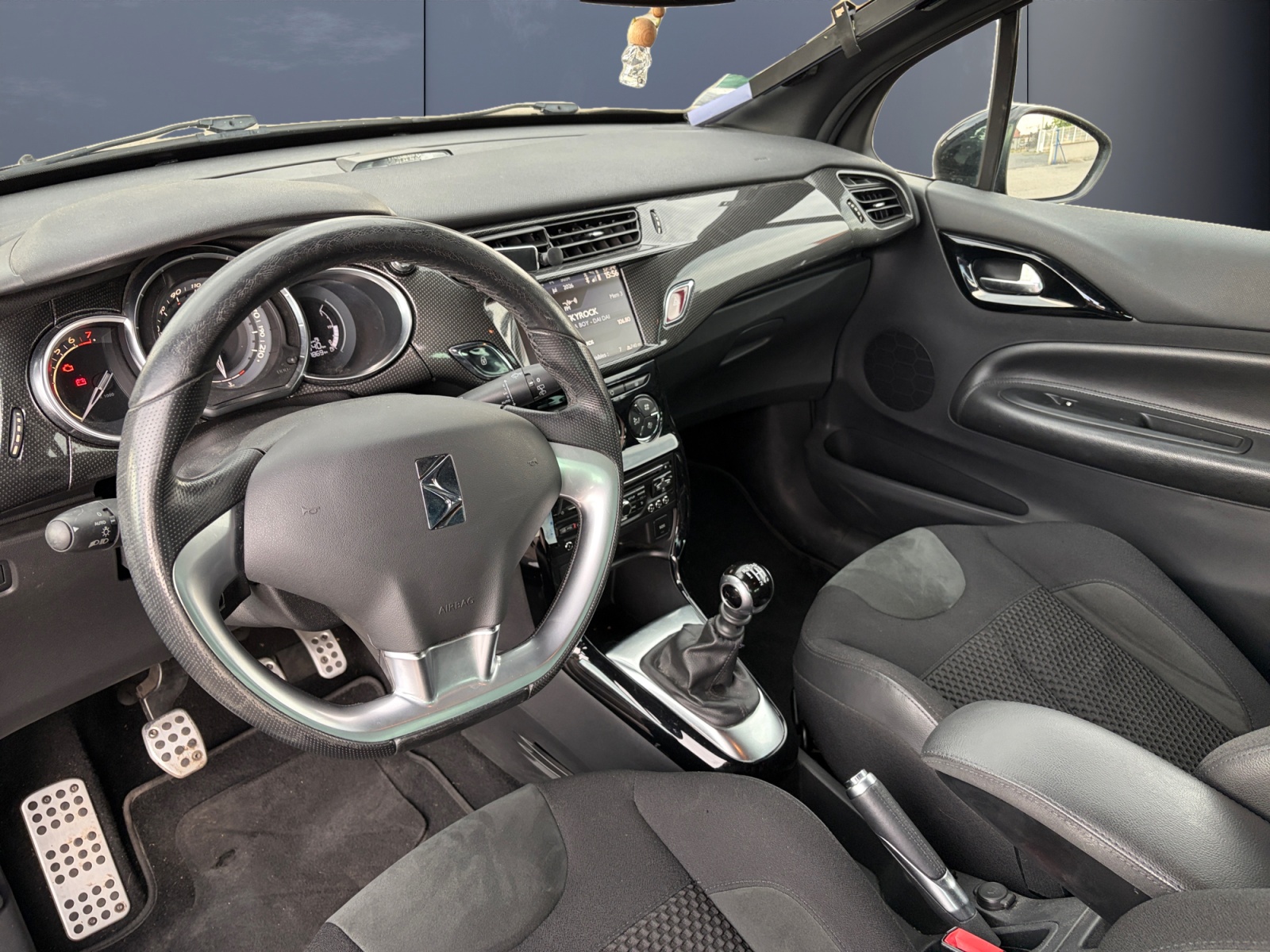 Ds Automobiles Ds3 8