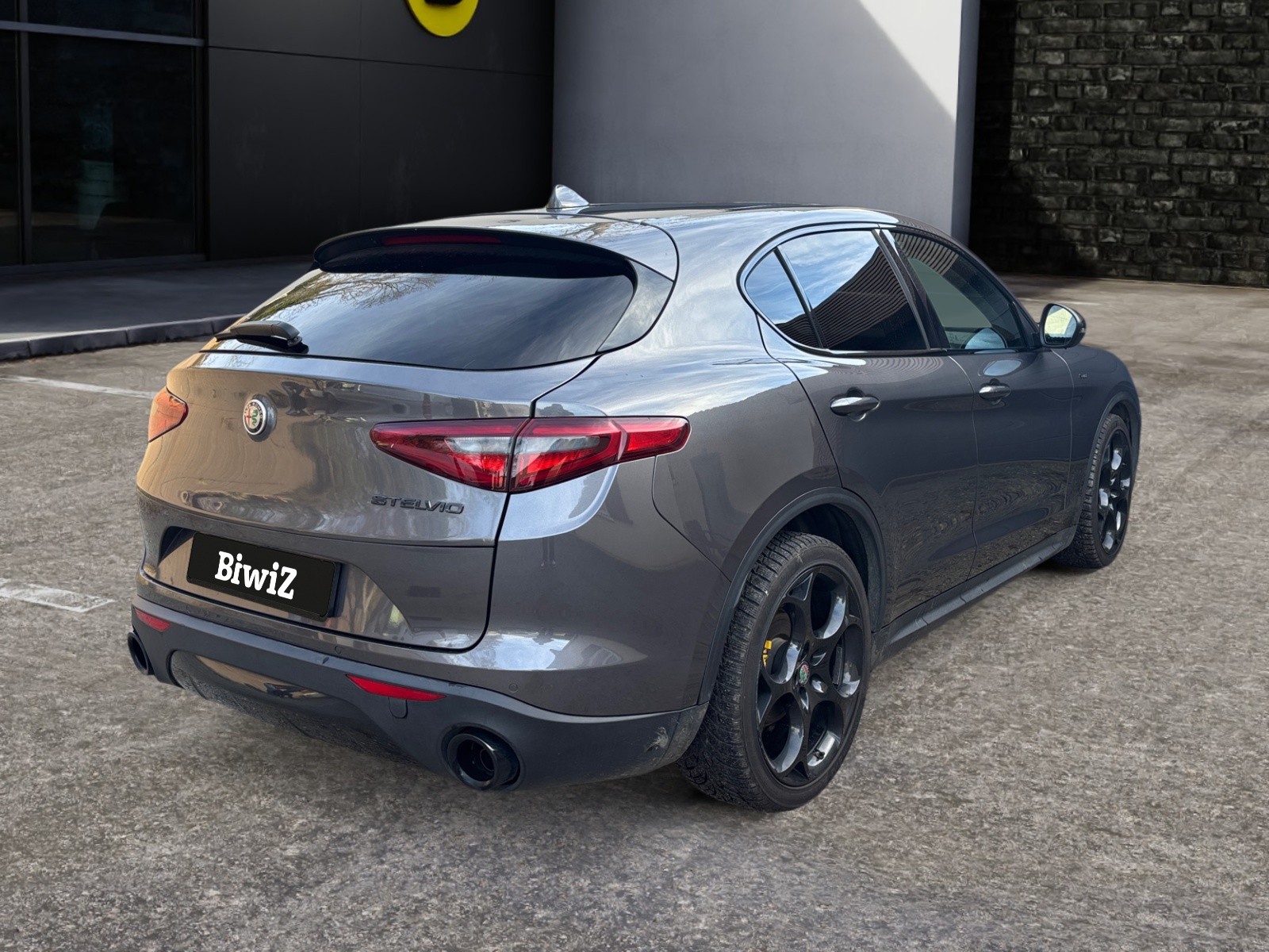 Alfa Romeo Stelvio 4