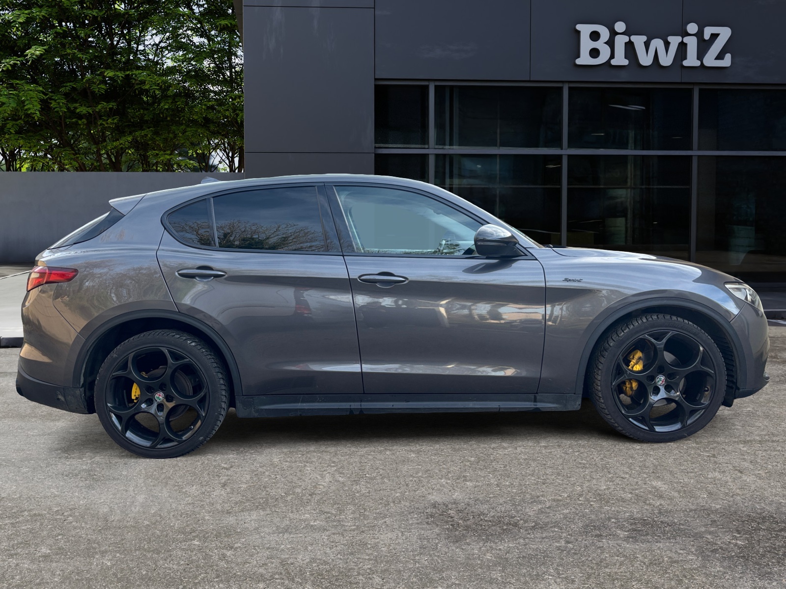 Alfa Romeo Stelvio 5