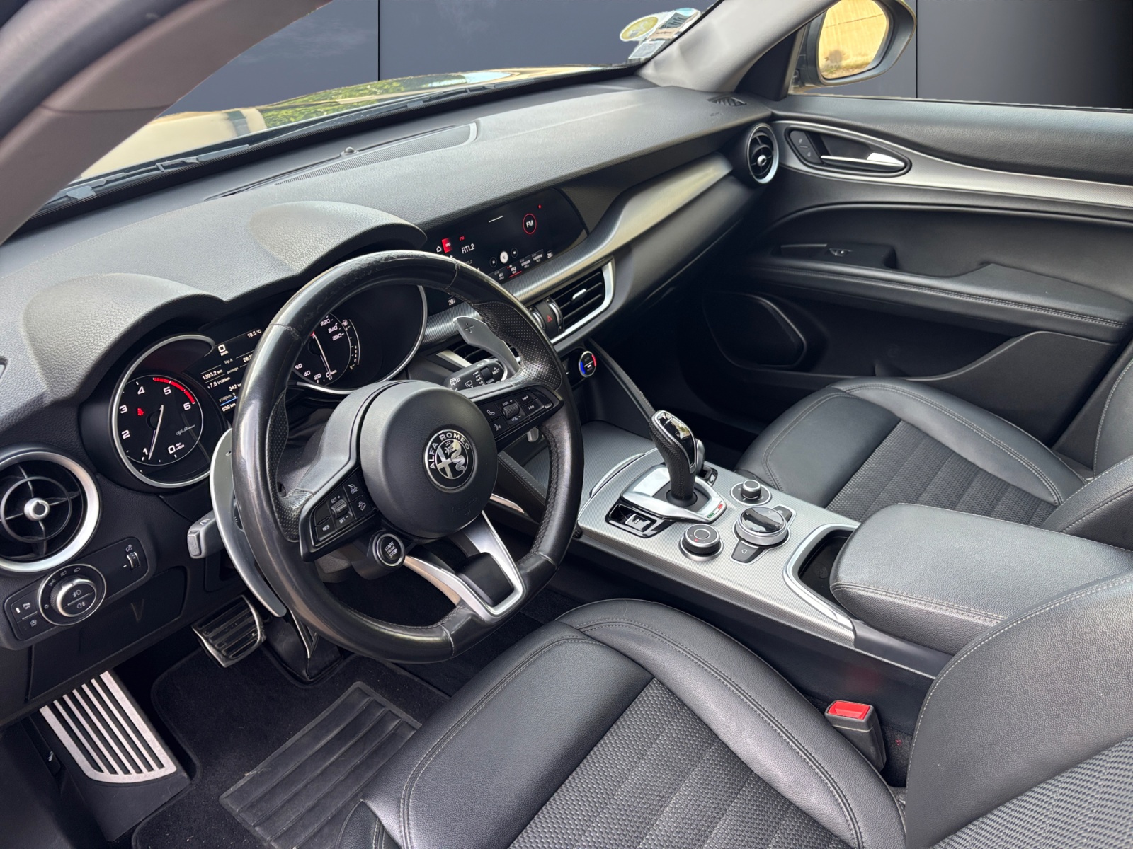 Alfa Romeo Stelvio 8