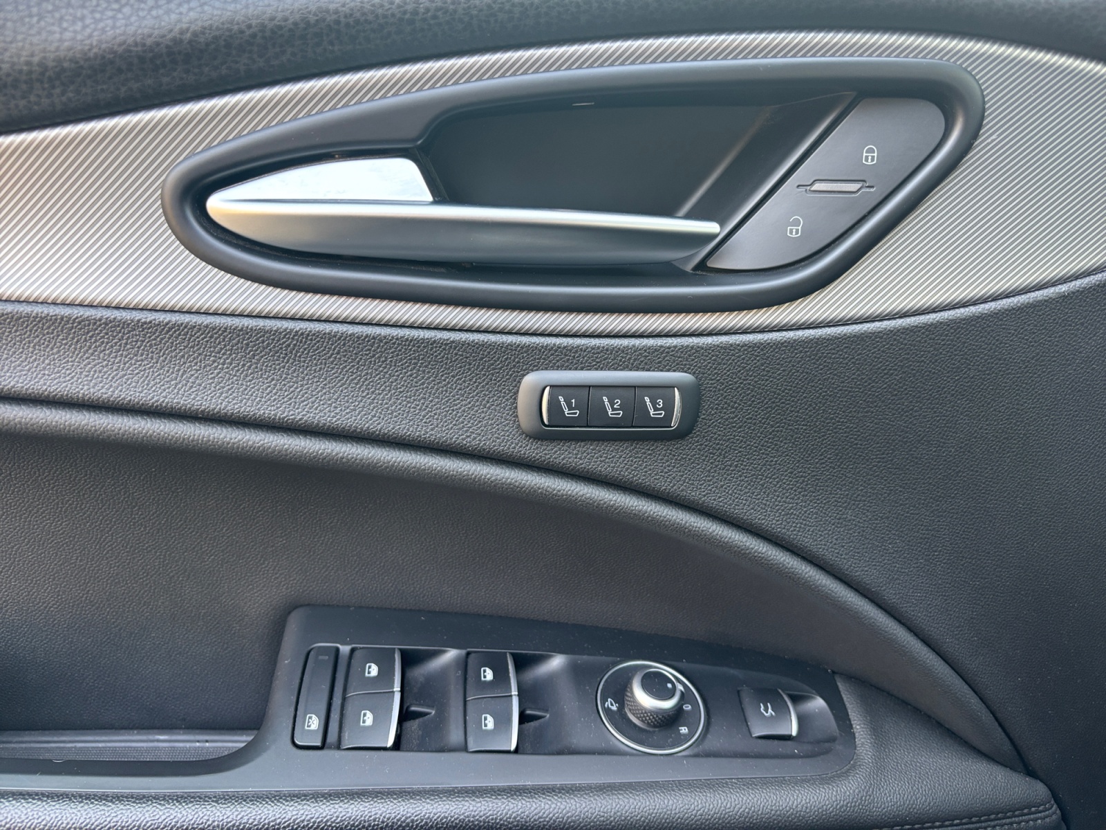 Alfa Romeo Stelvio 17