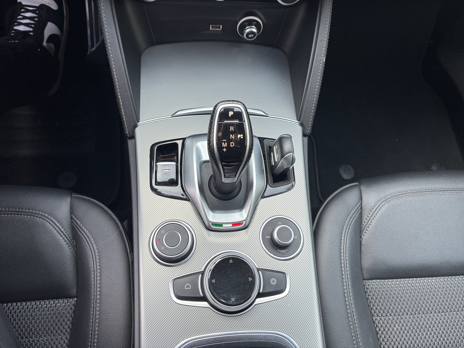 Alfa Romeo Stelvio 27