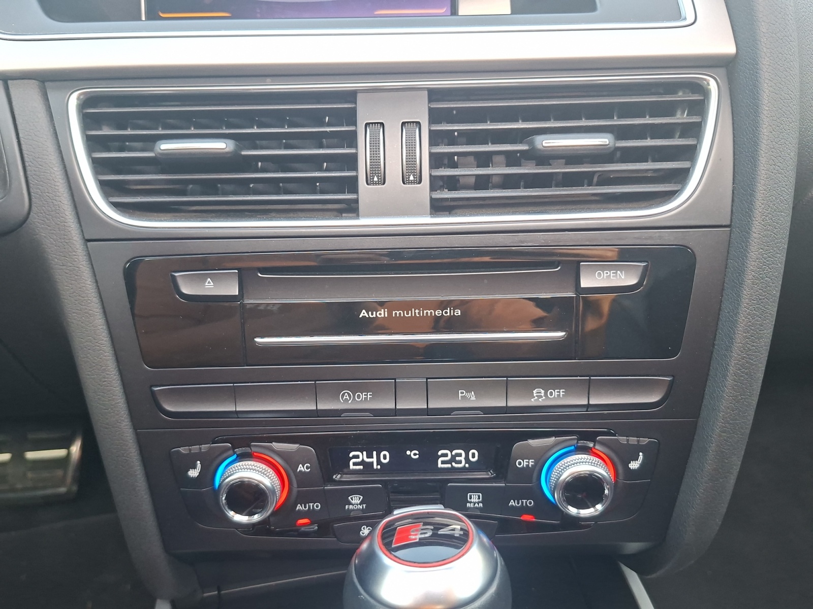 Audi S4 33