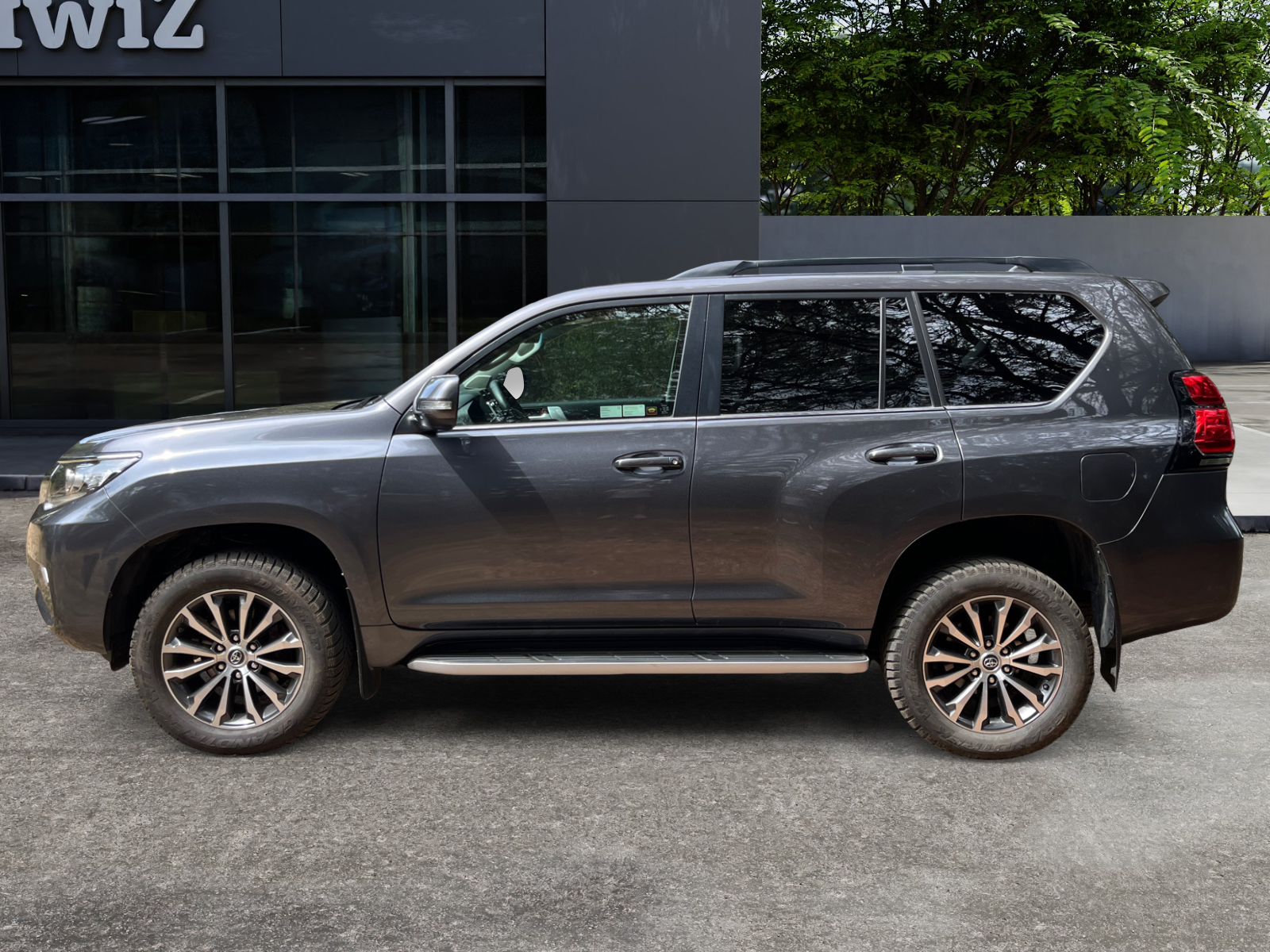 Toyota Land Cruiser 1