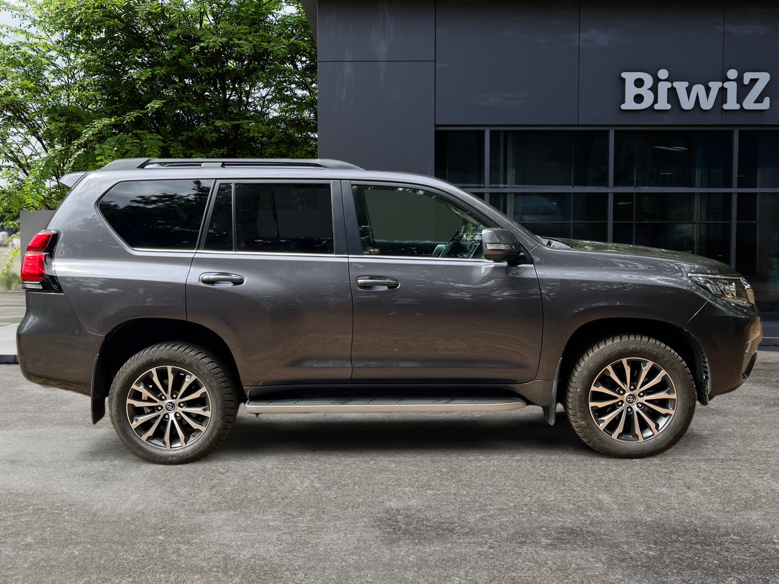 Toyota Land Cruiser 5