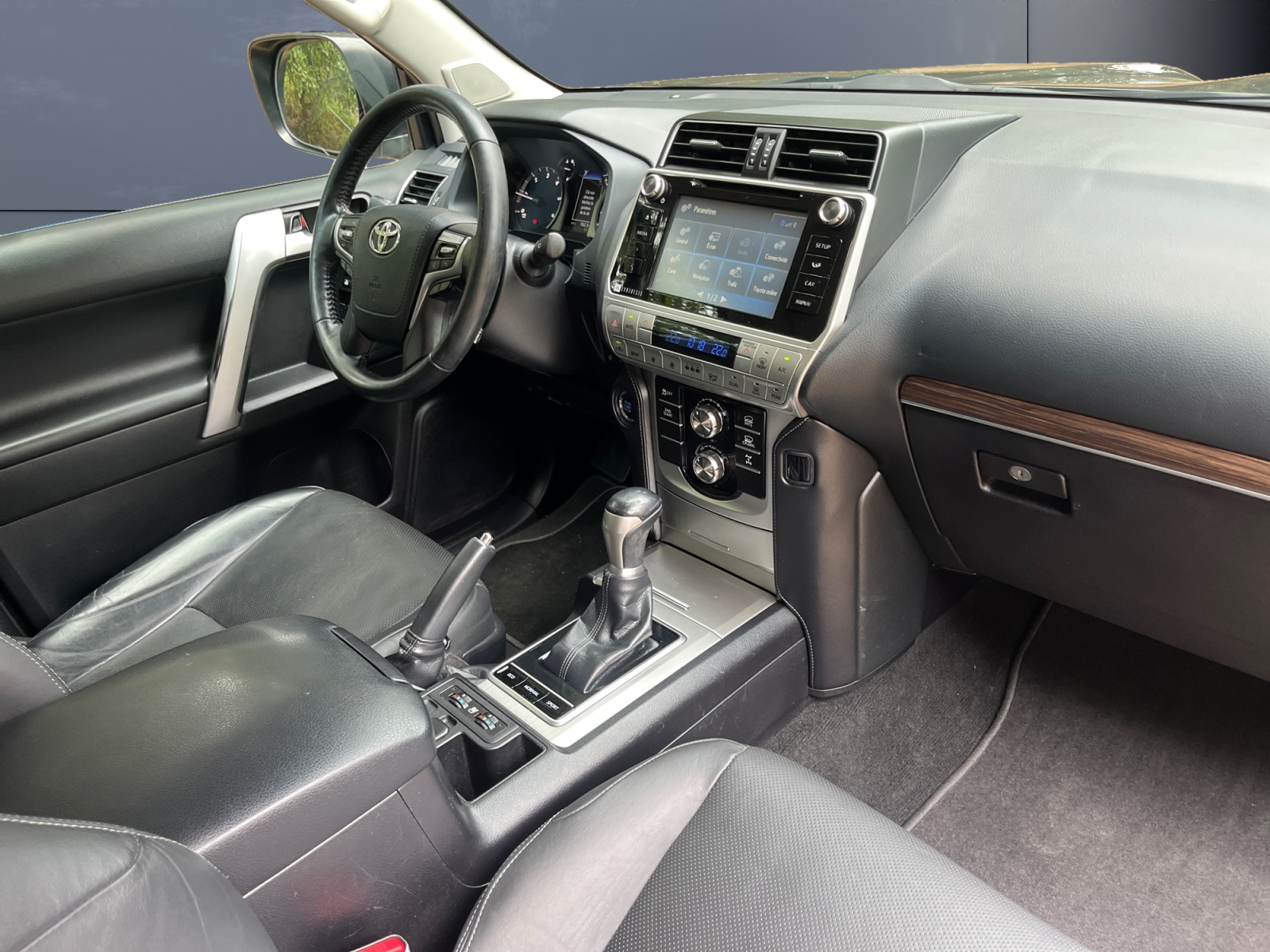 Toyota Land Cruiser 12