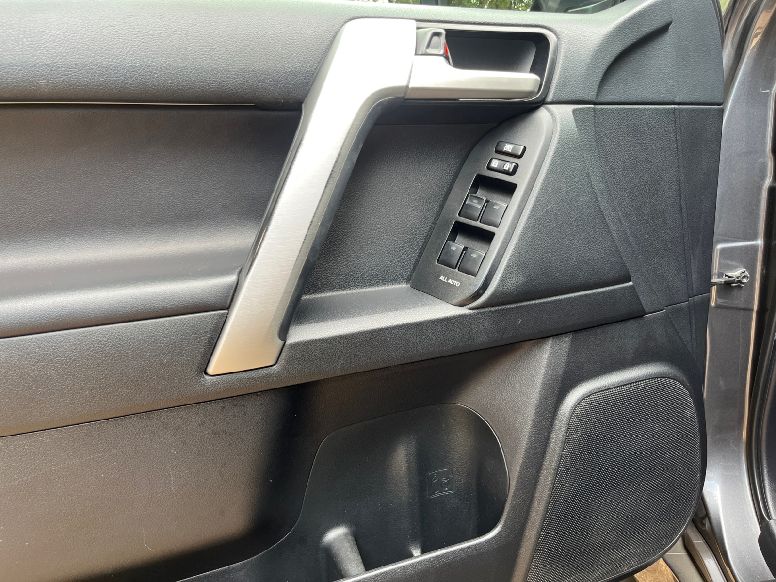 Toyota Land Cruiser 17