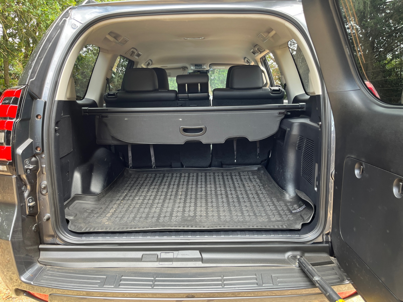 Toyota Land Cruiser 25