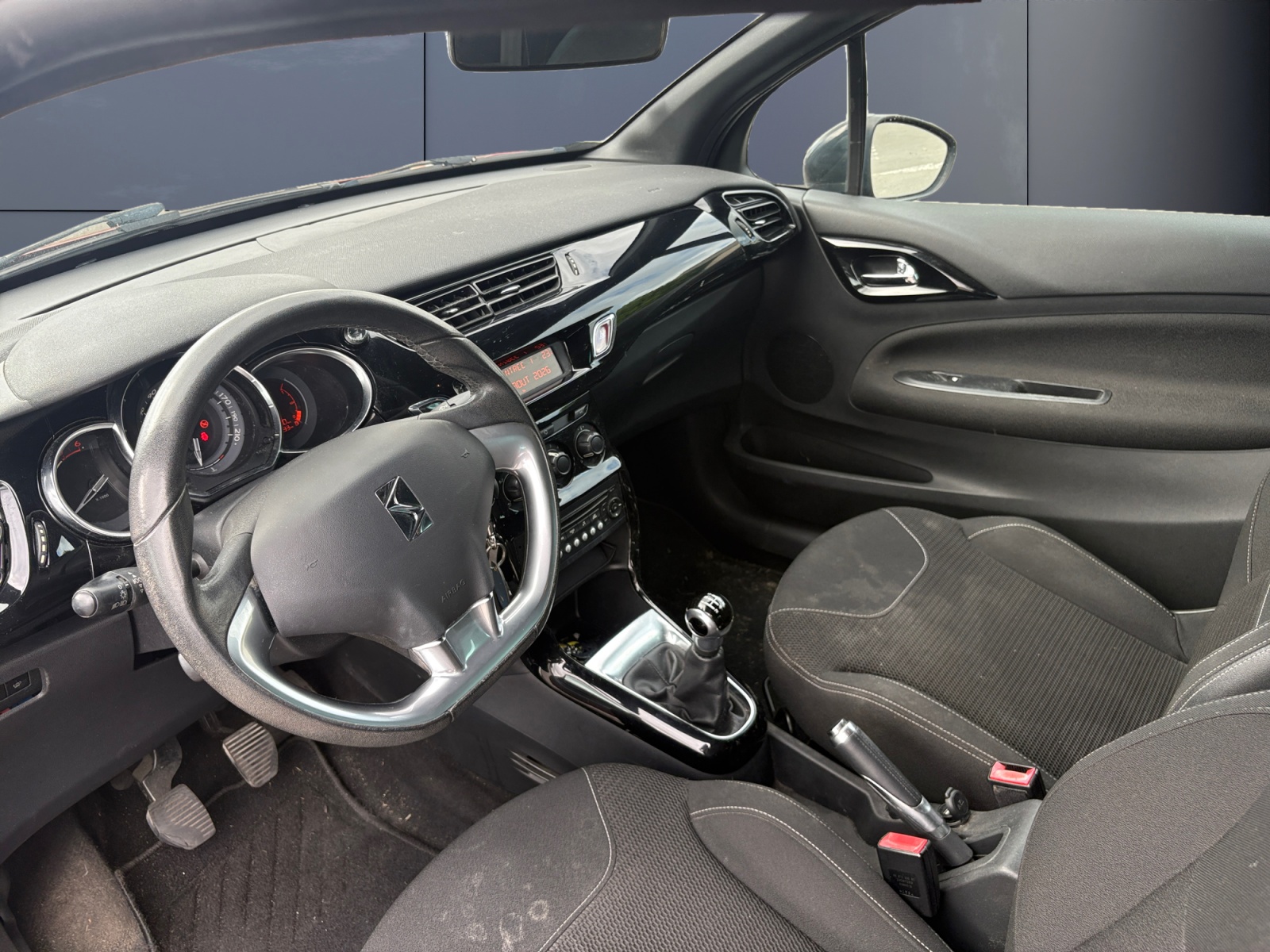 Ds Automobiles Ds3 8
