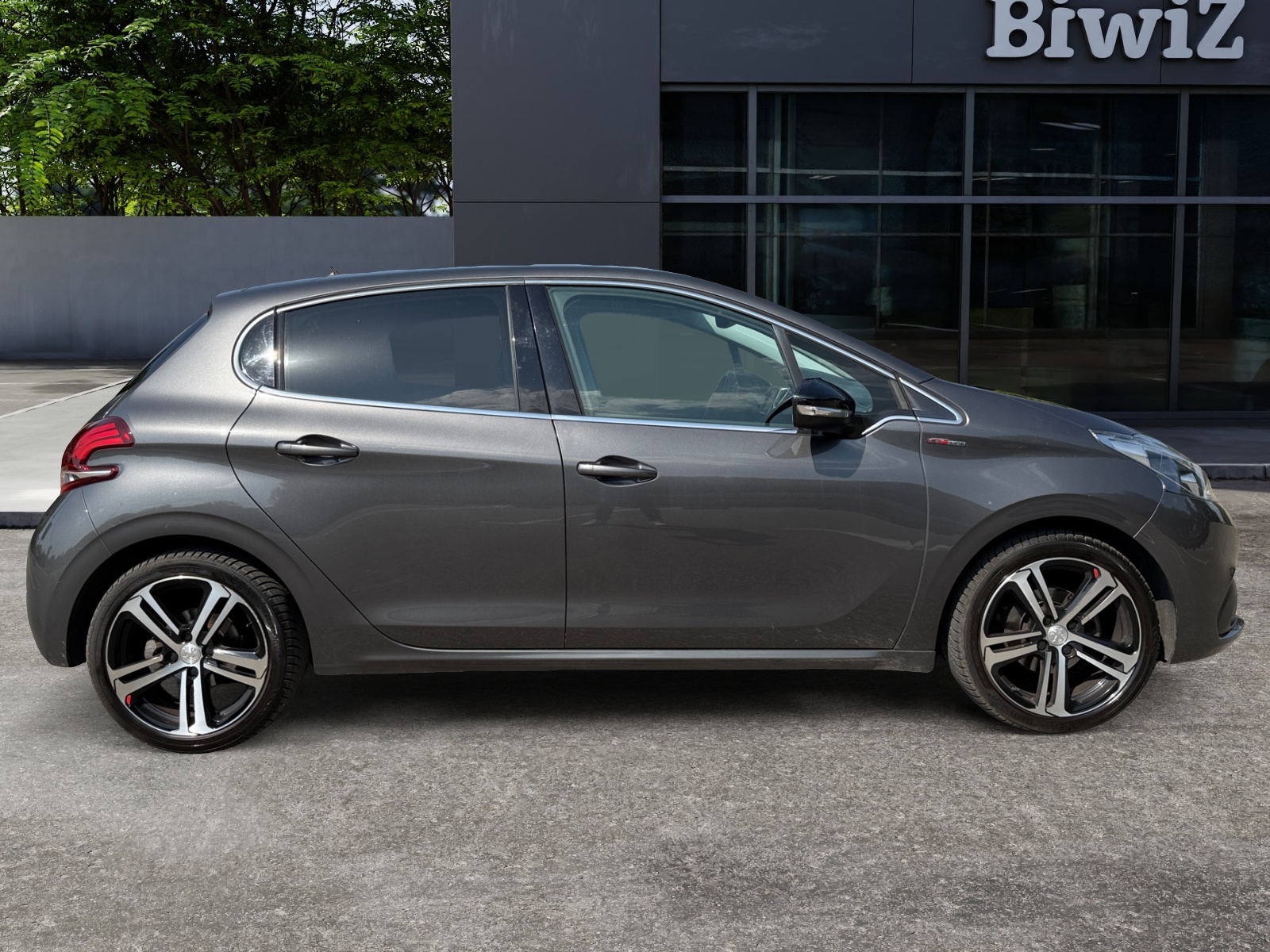 Peugeot 208 5