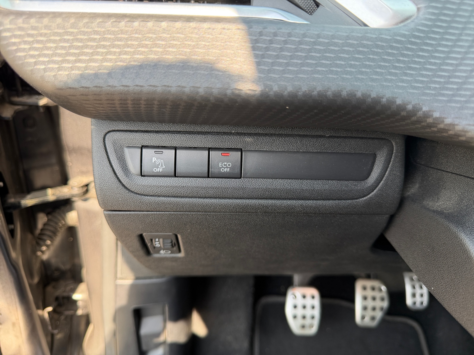 Peugeot 208 18