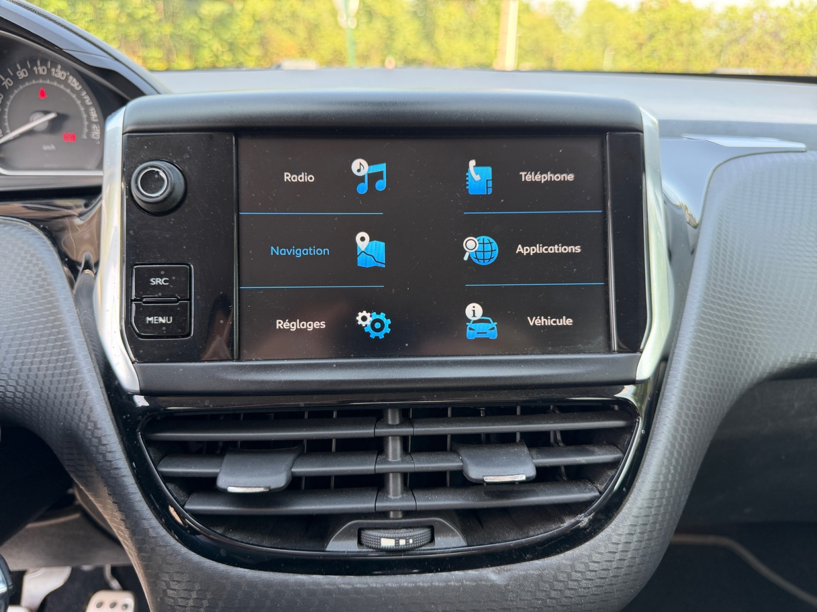 Peugeot 208 21
