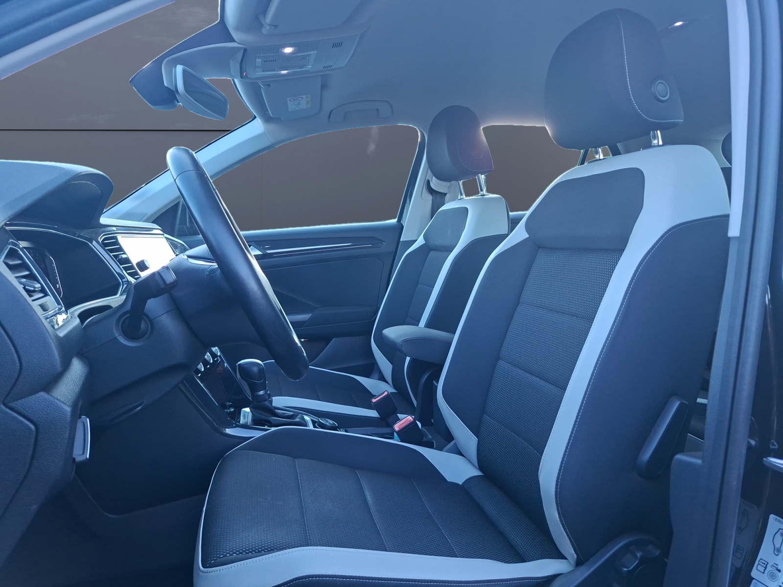 Volkswagen T-Roc 9