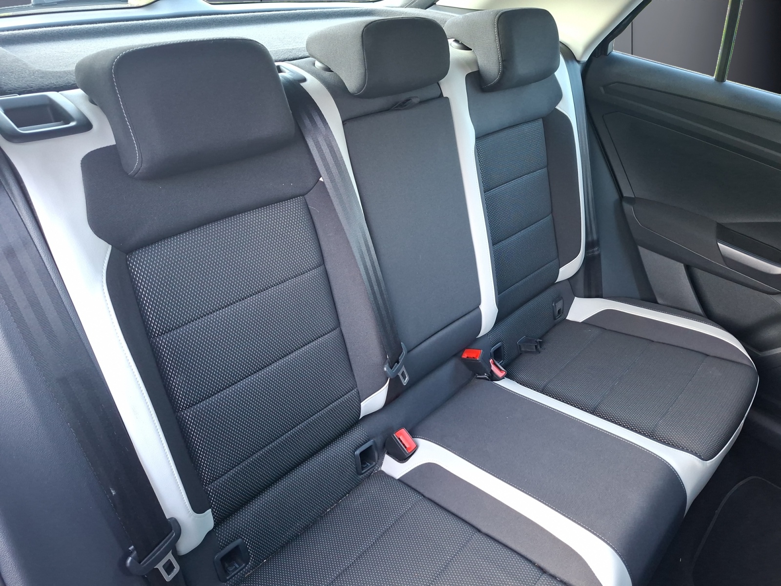 Volkswagen T-Roc 11