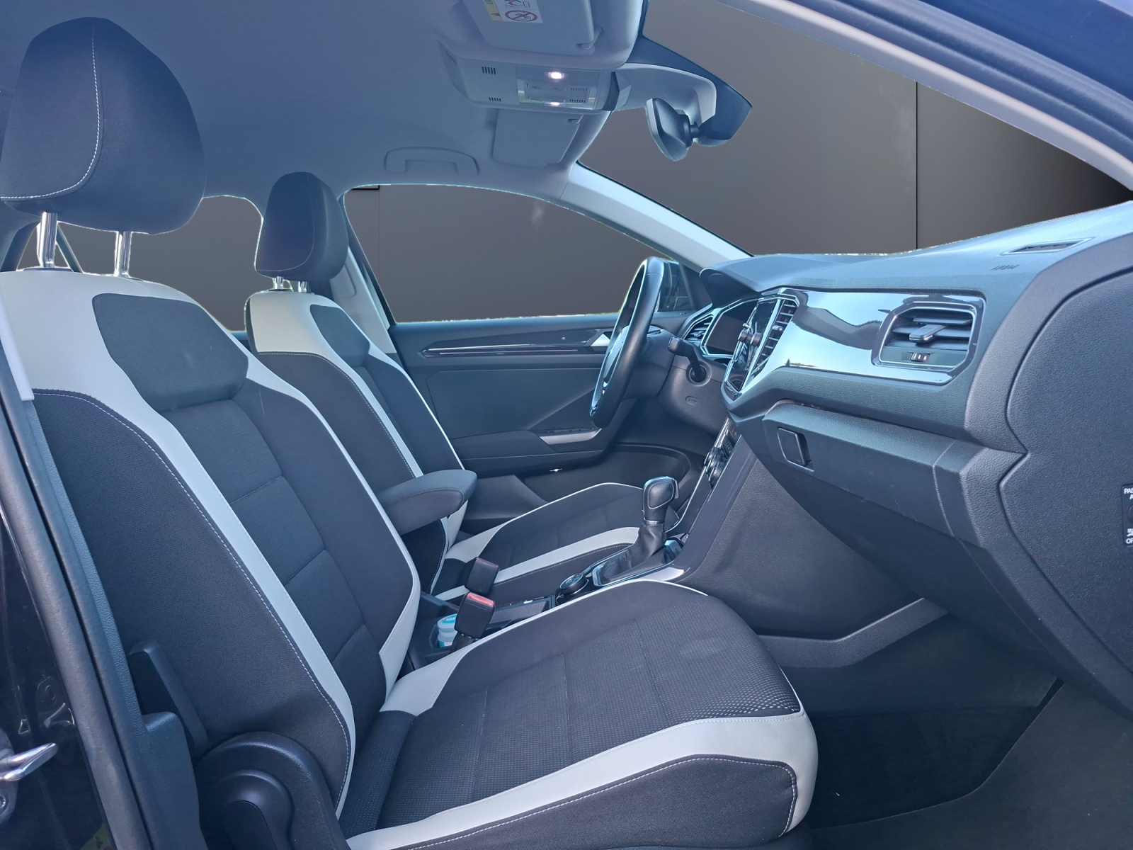 Volkswagen T-Roc 13
