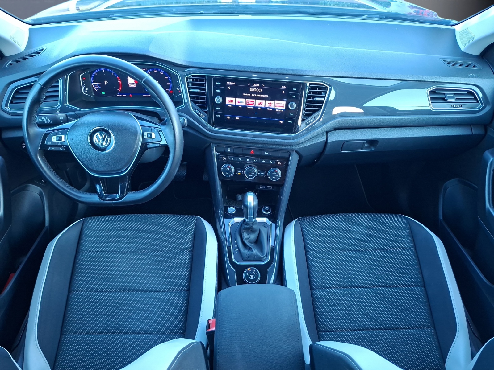 Volkswagen T-Roc 14