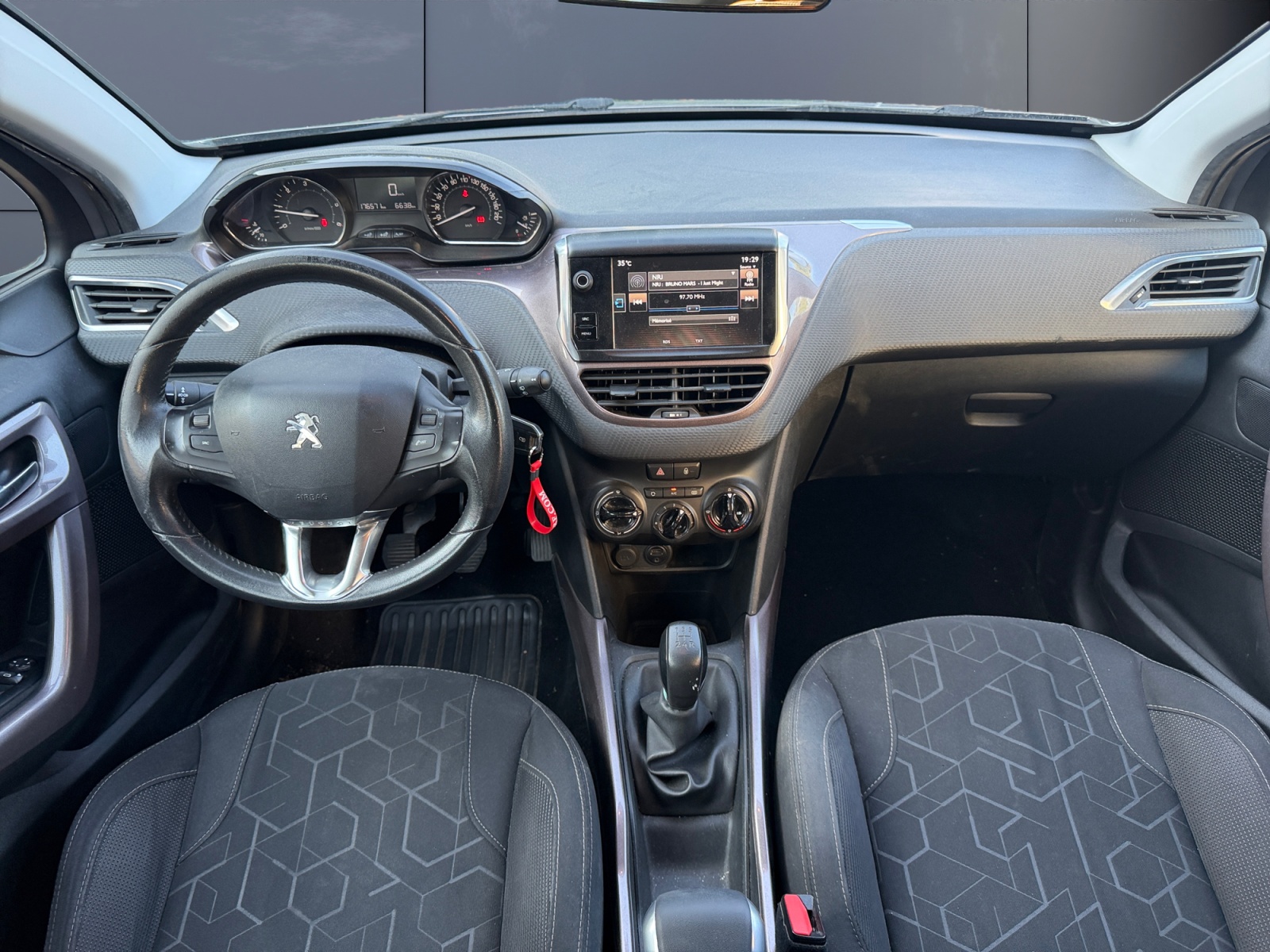 Peugeot 2008 14