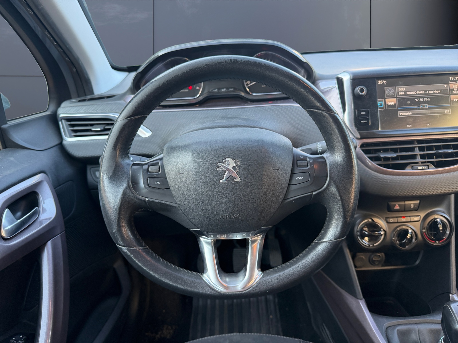 Peugeot 2008 15