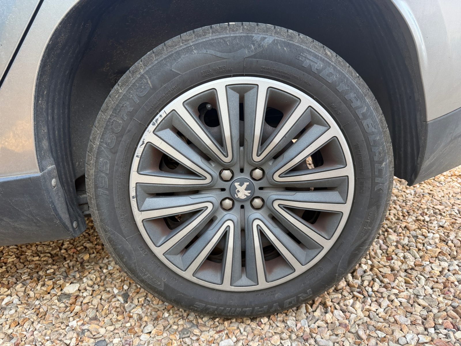 Peugeot 2008 23