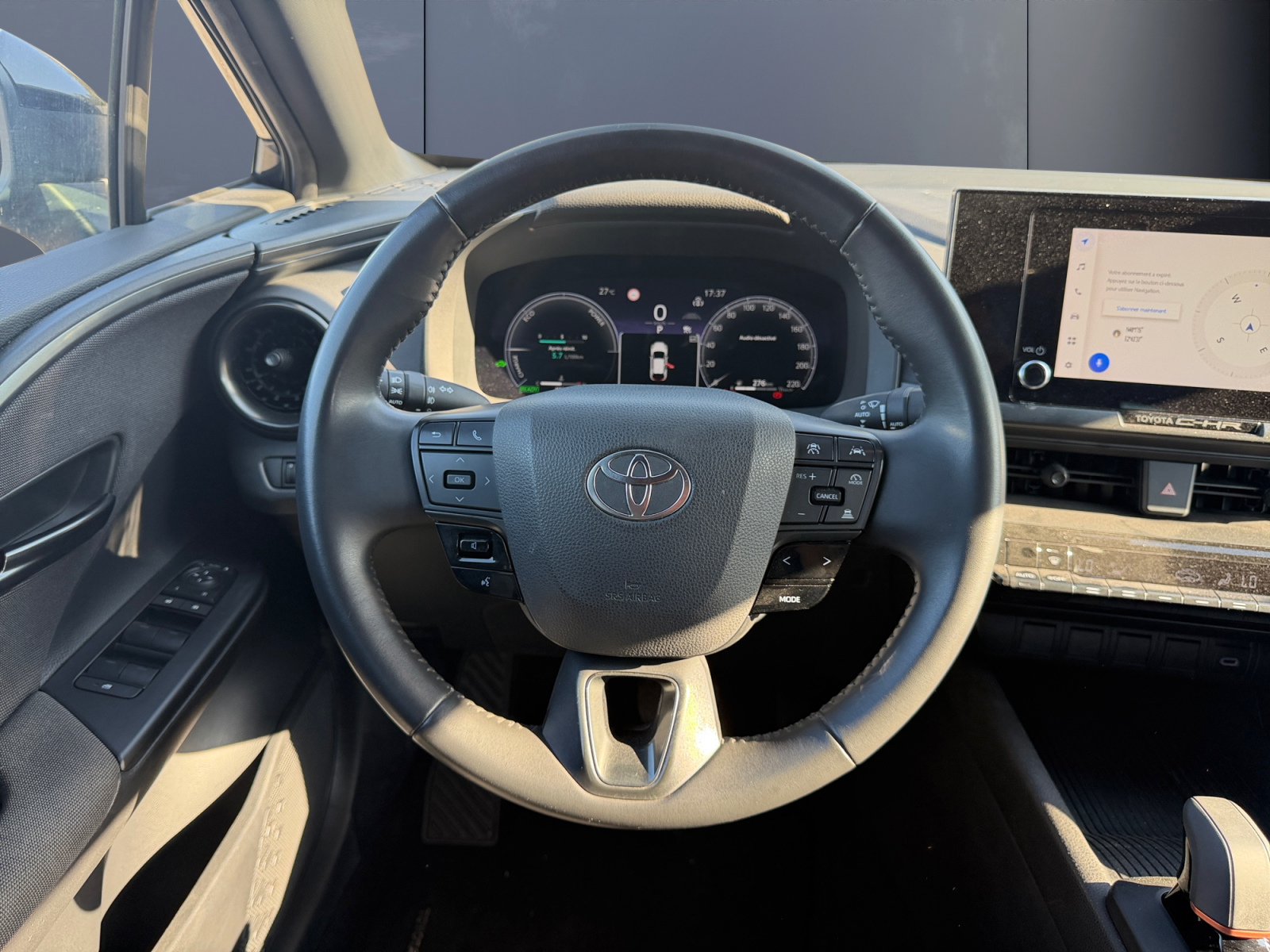 Toyota C-Hr 15
