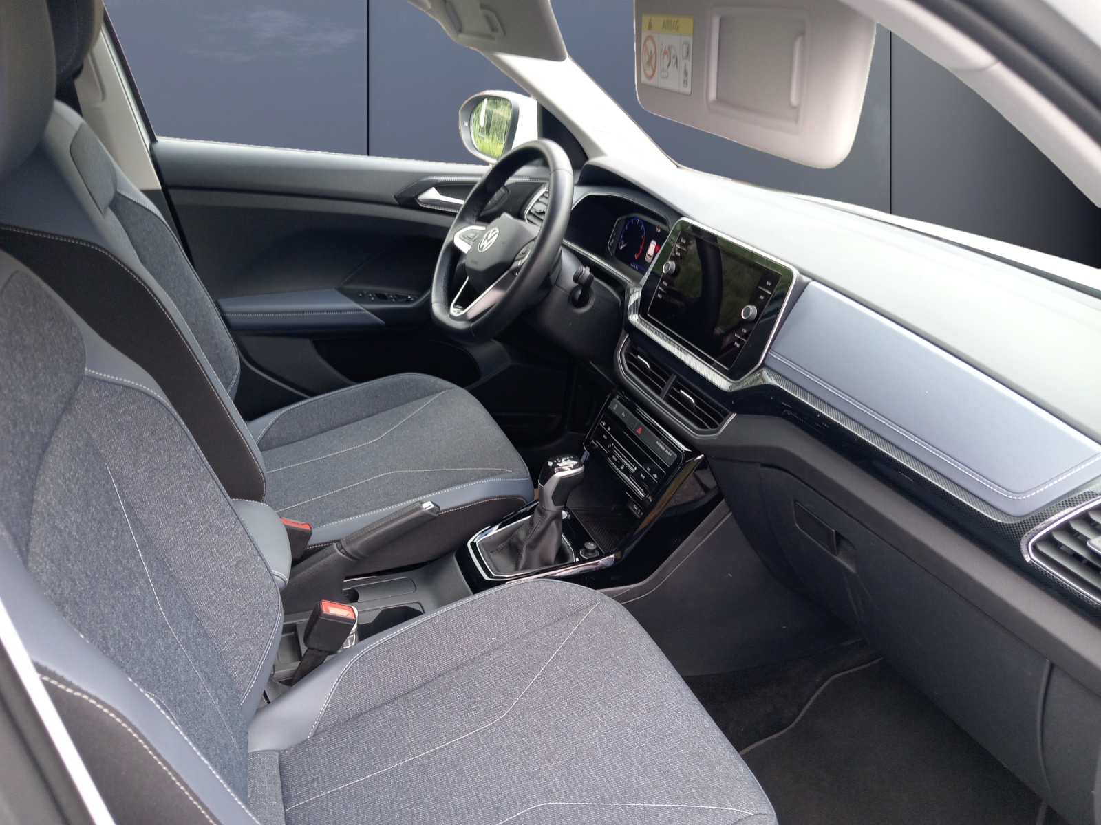Volkswagen T-Cross 13