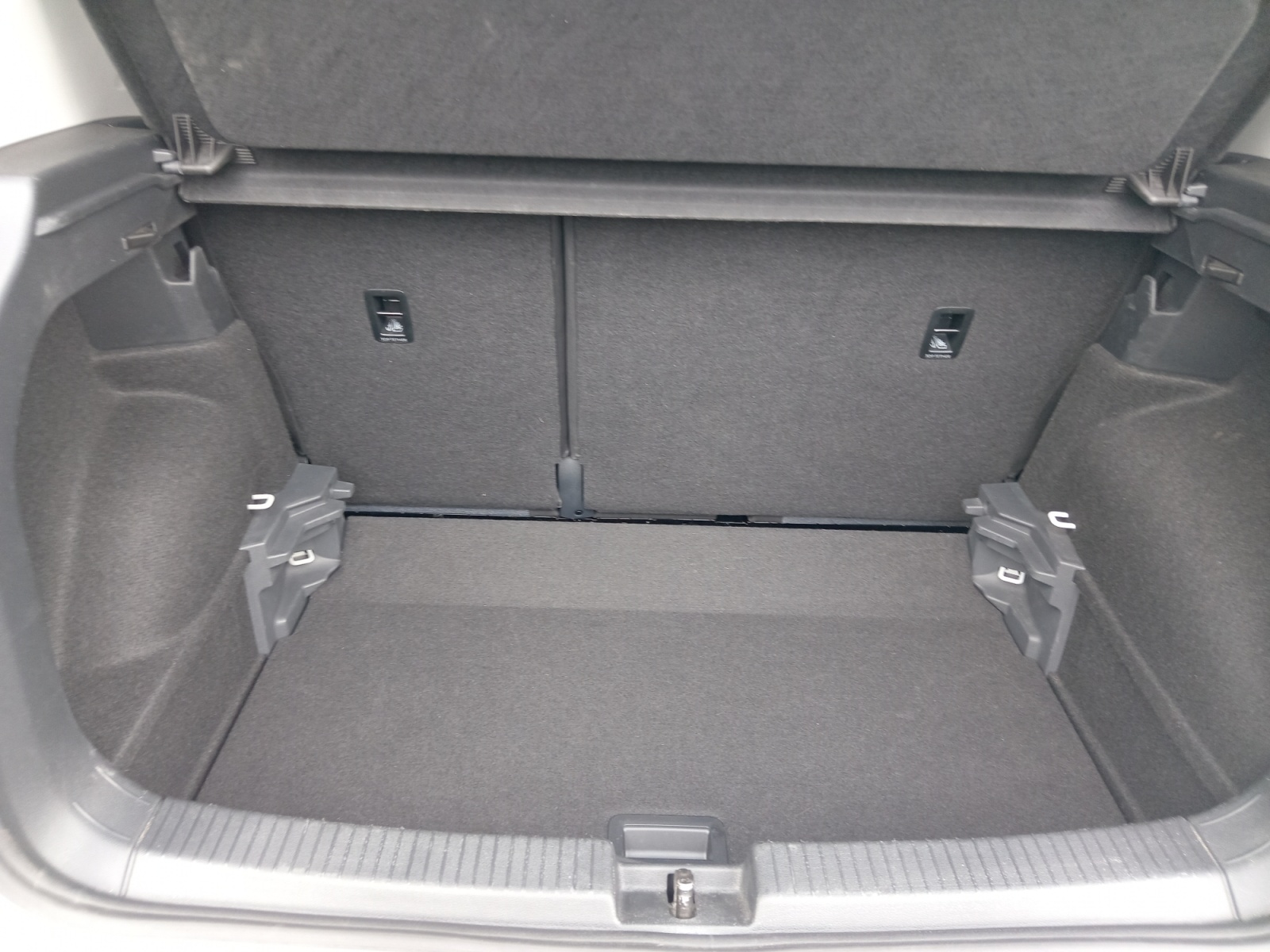 Volkswagen T-Cross 30