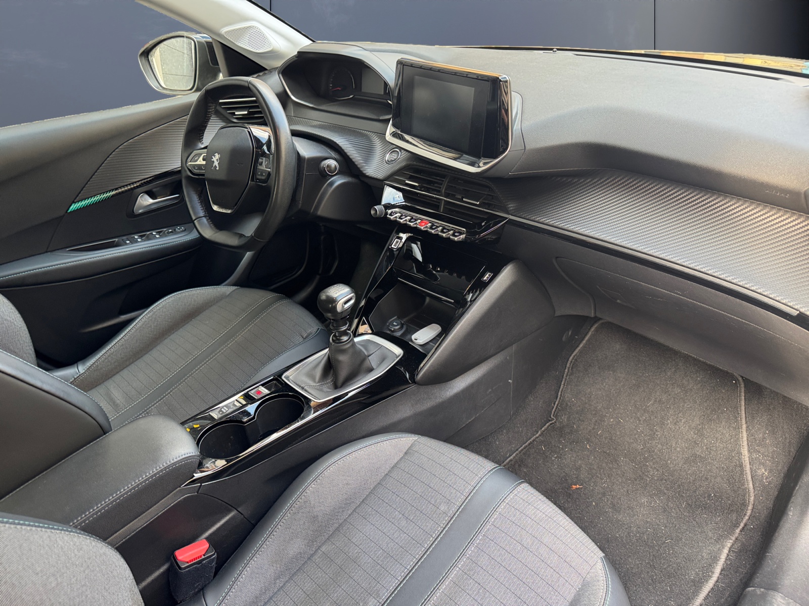 Peugeot 208 12