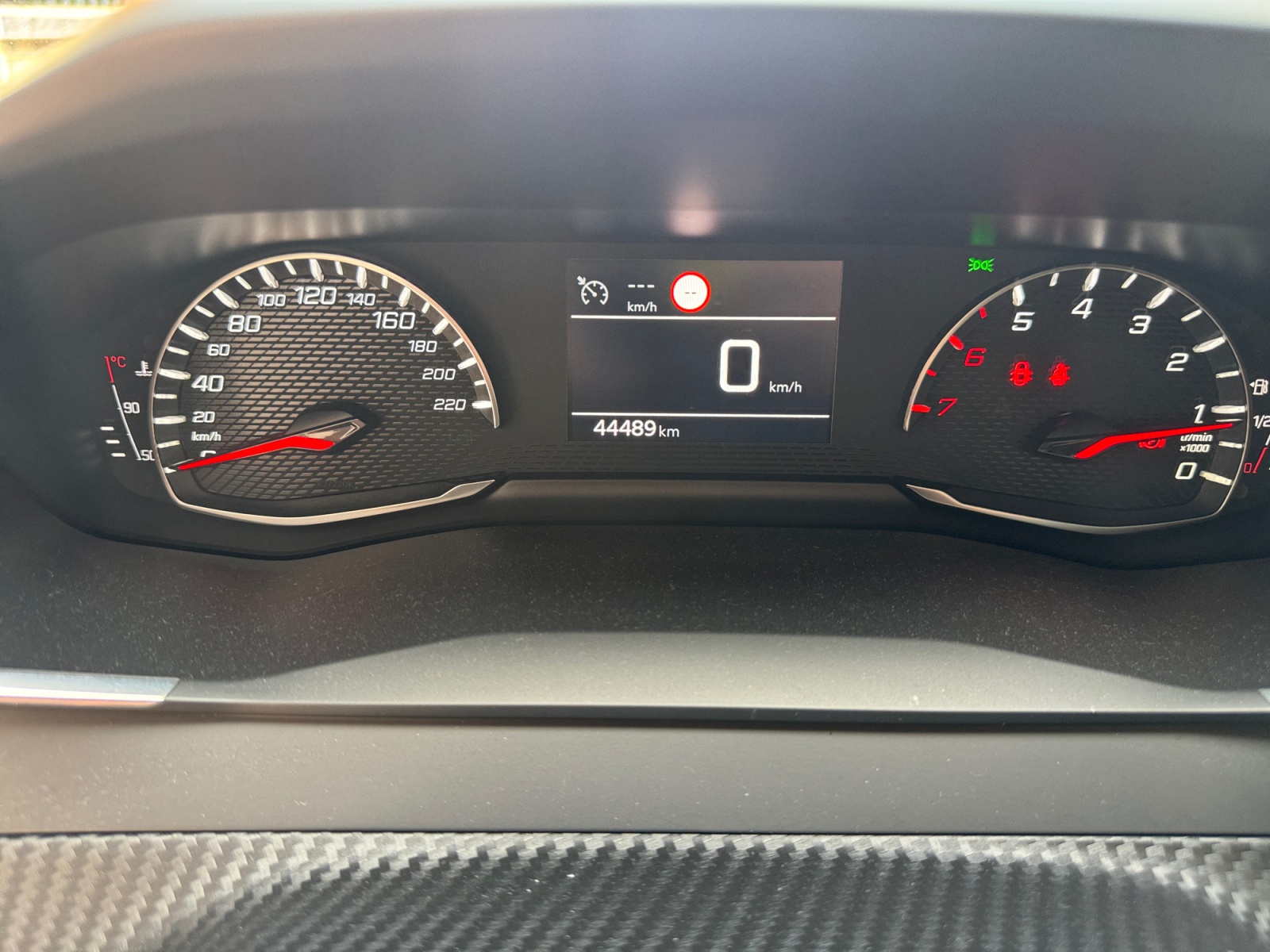 Peugeot 208 16