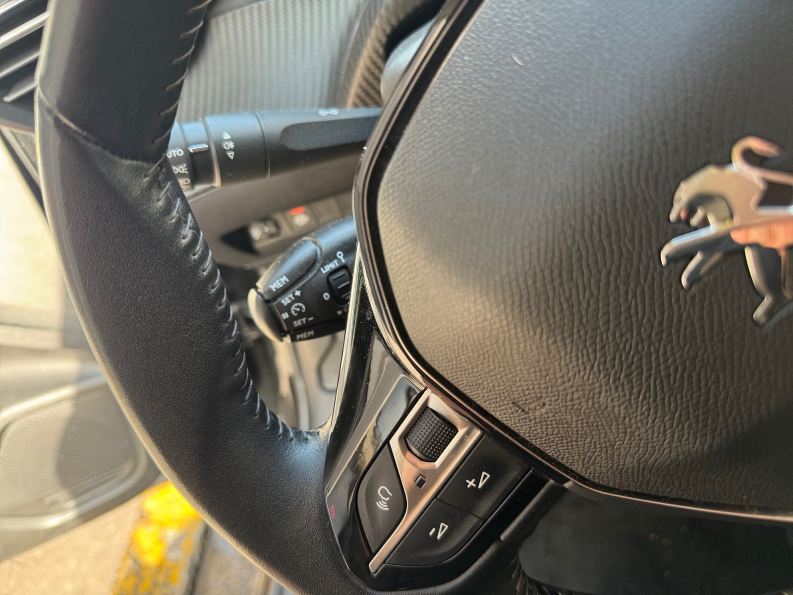 Peugeot 208 19
