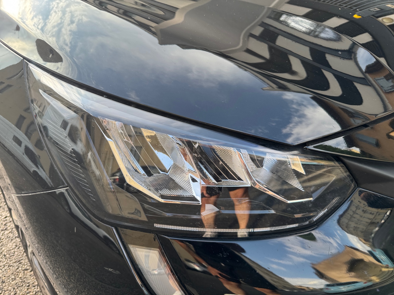 Peugeot 208 30