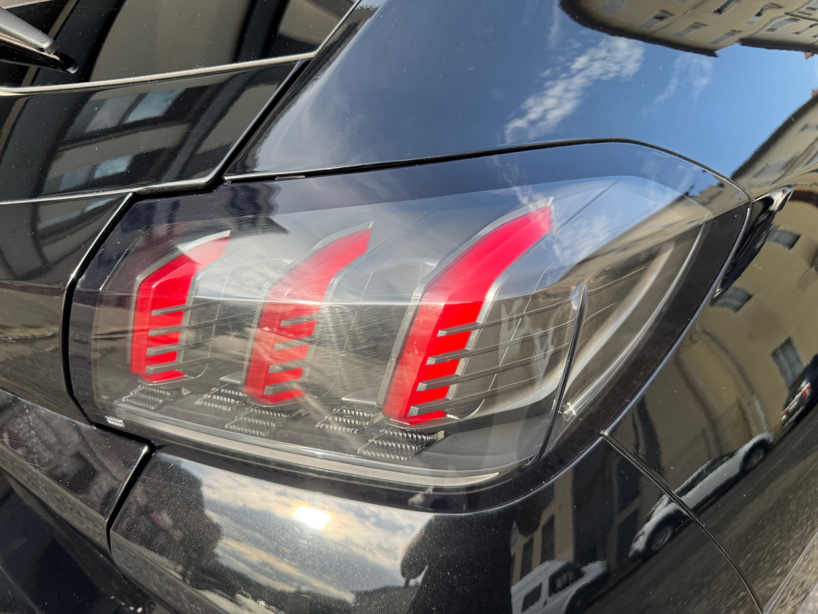 Peugeot 208 31