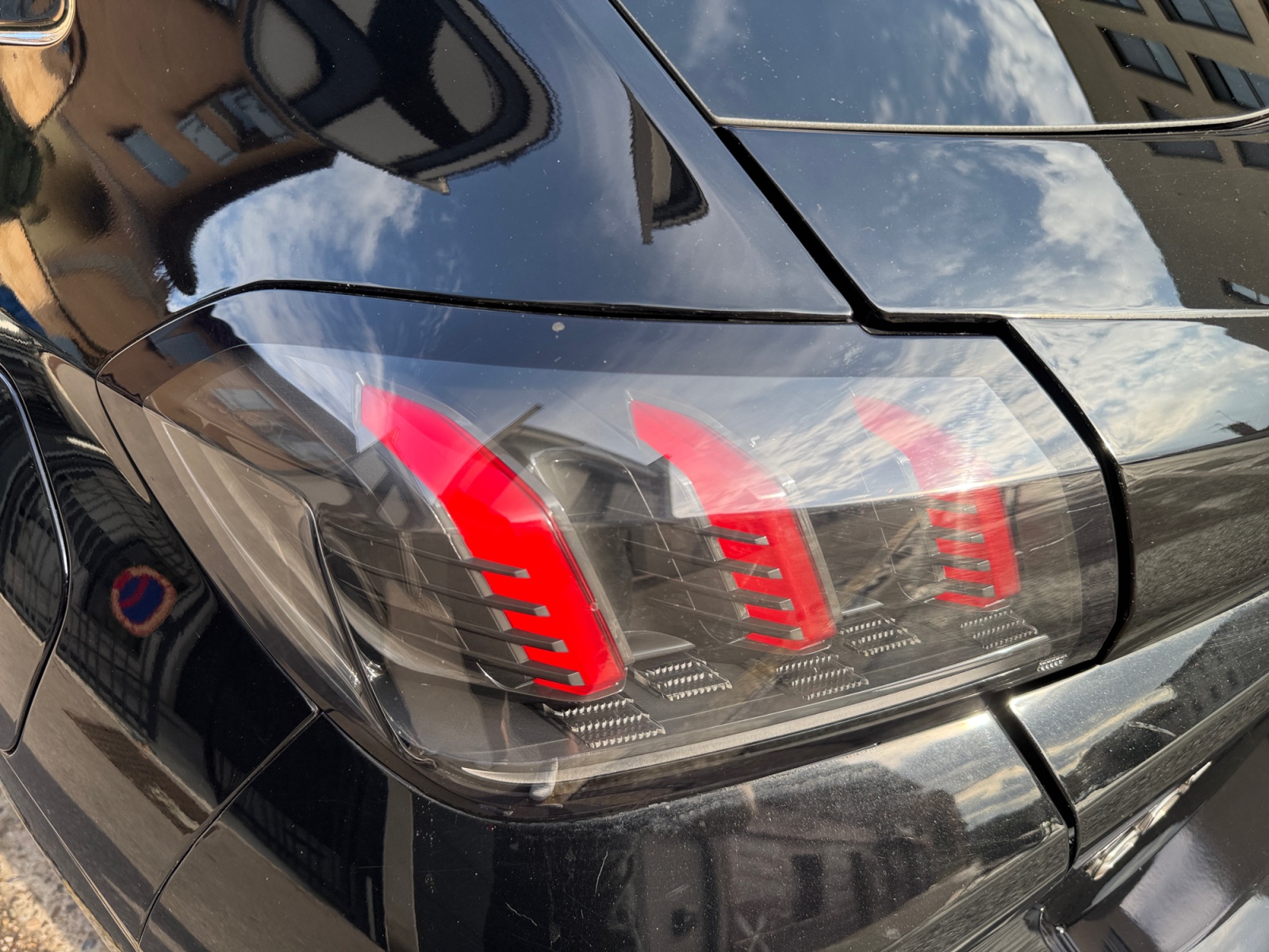 Peugeot 208 32