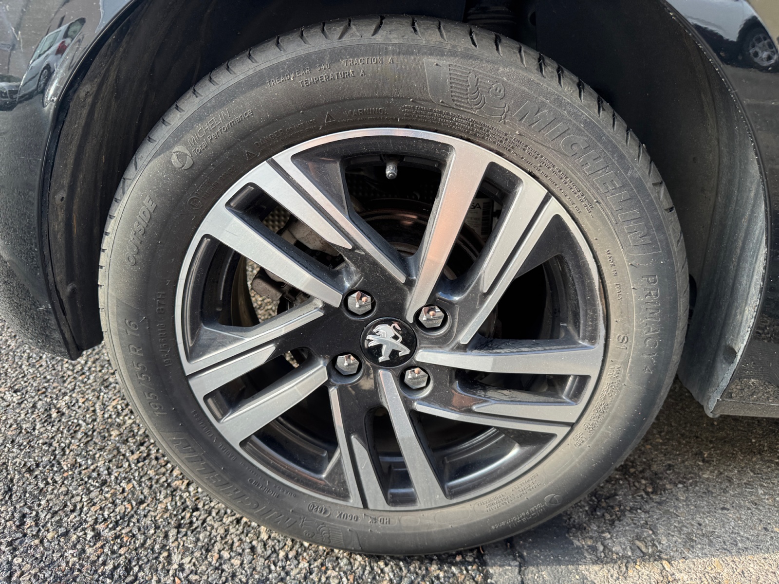 Peugeot 208 35