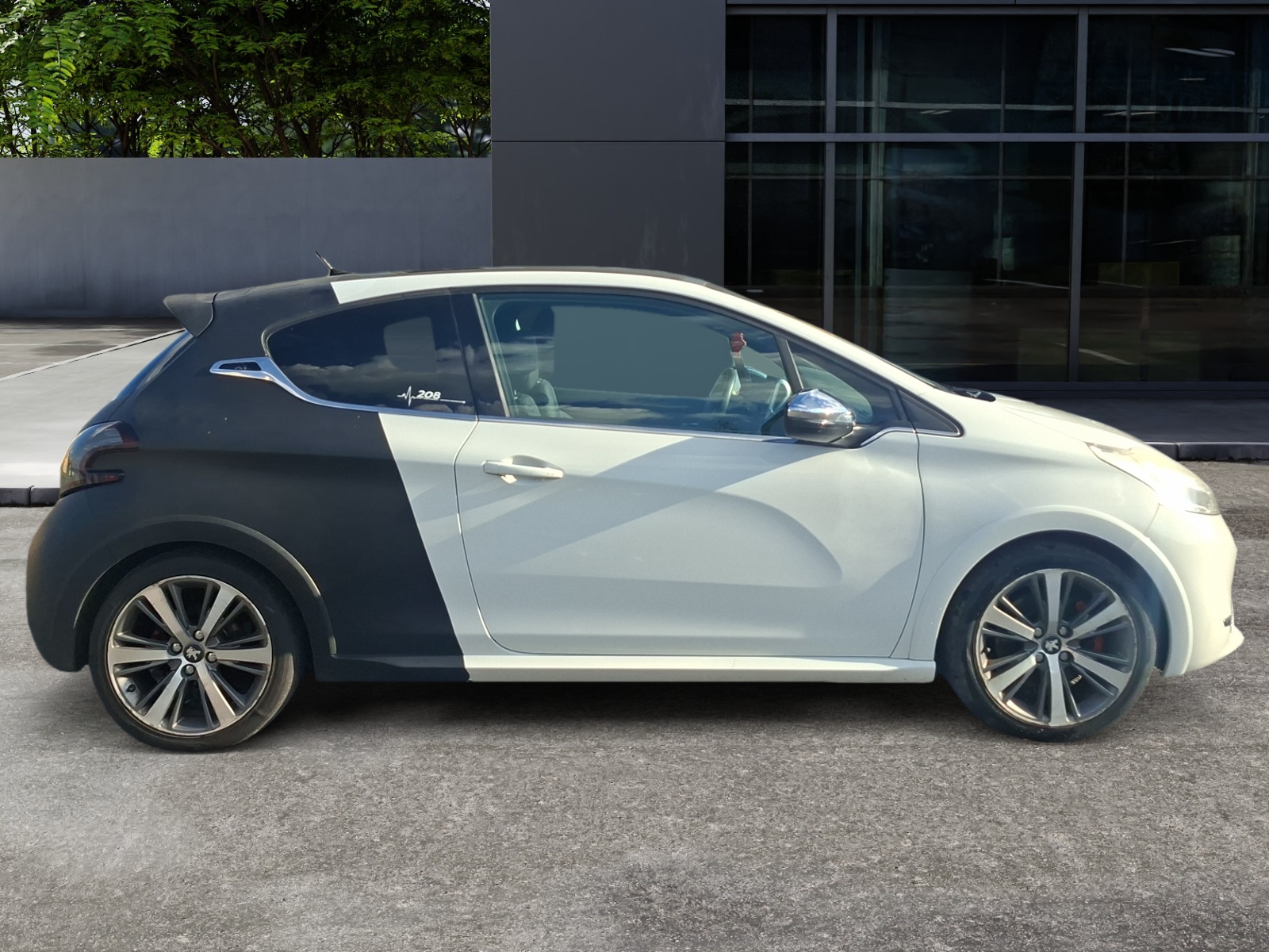 Peugeot 208 5