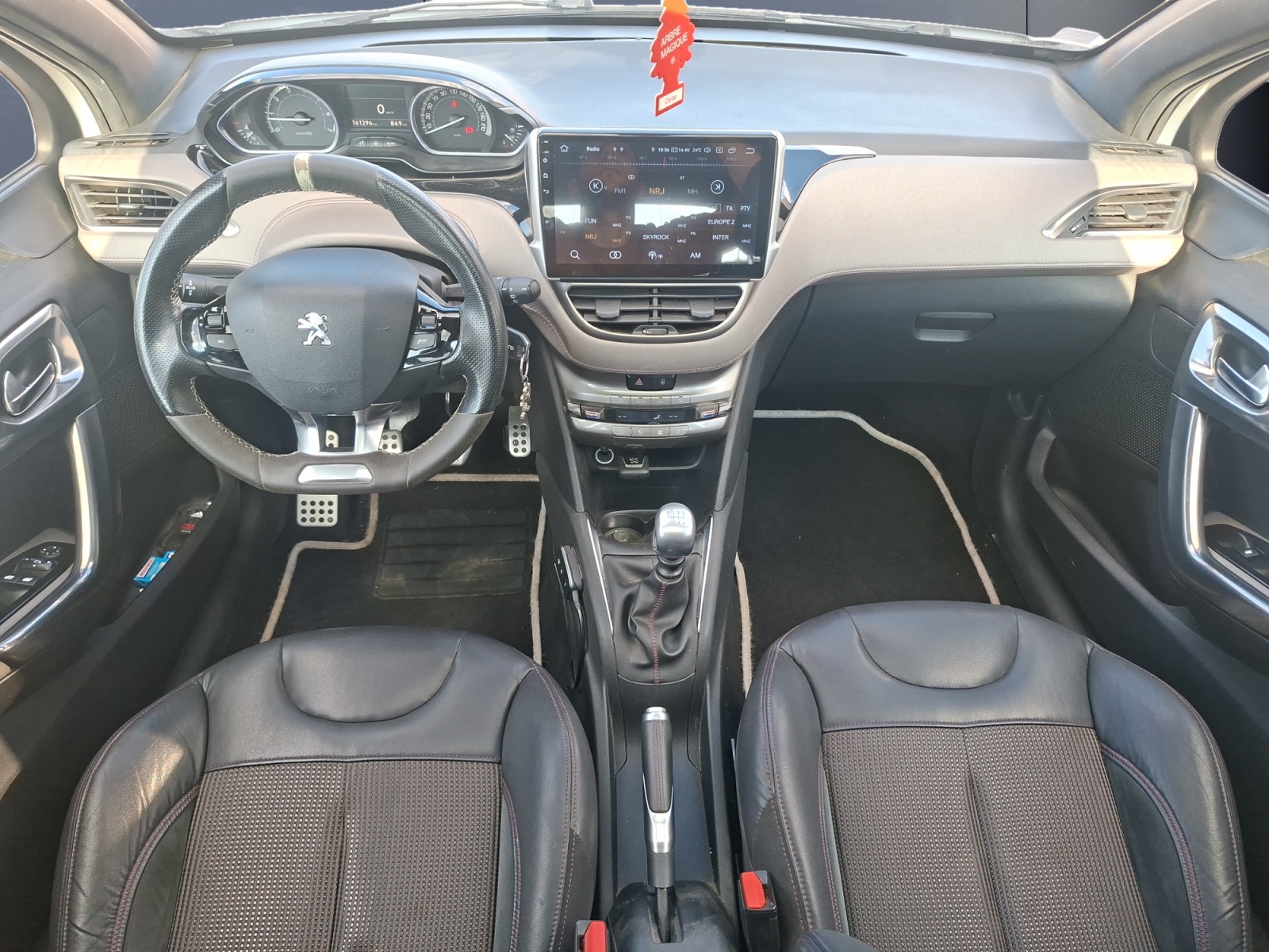 Peugeot 208 14