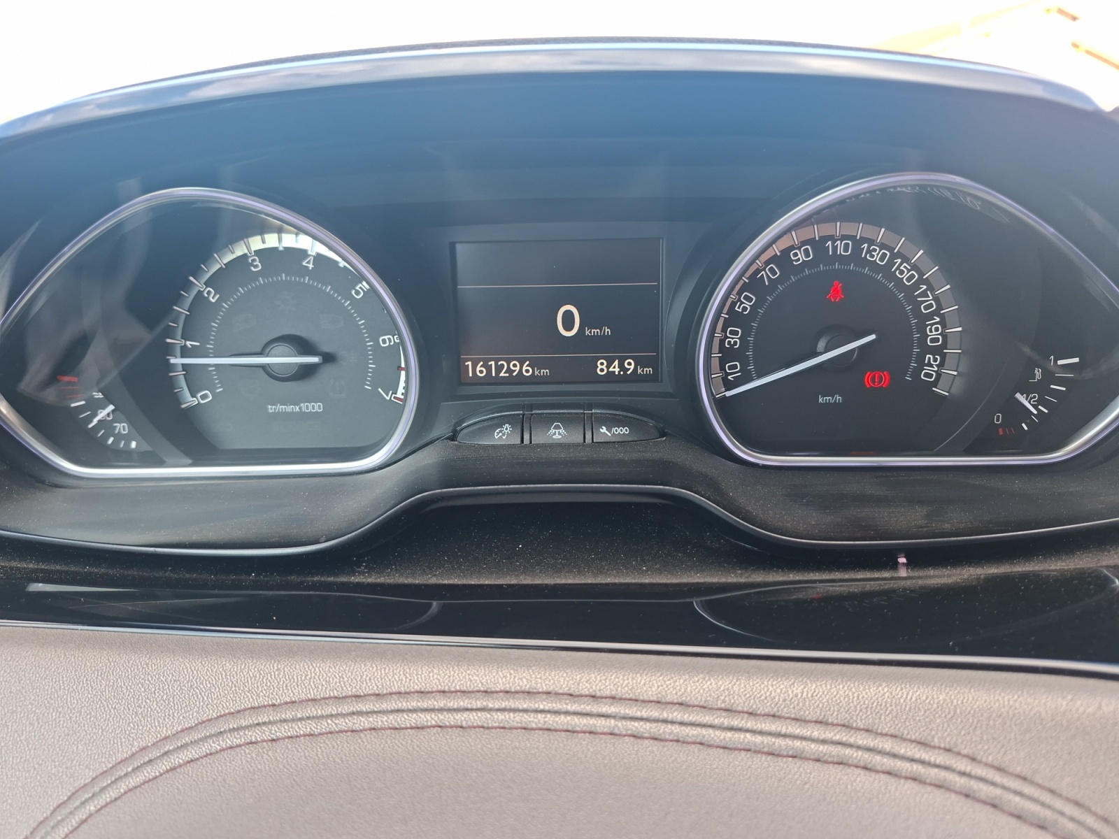 Peugeot 208 16