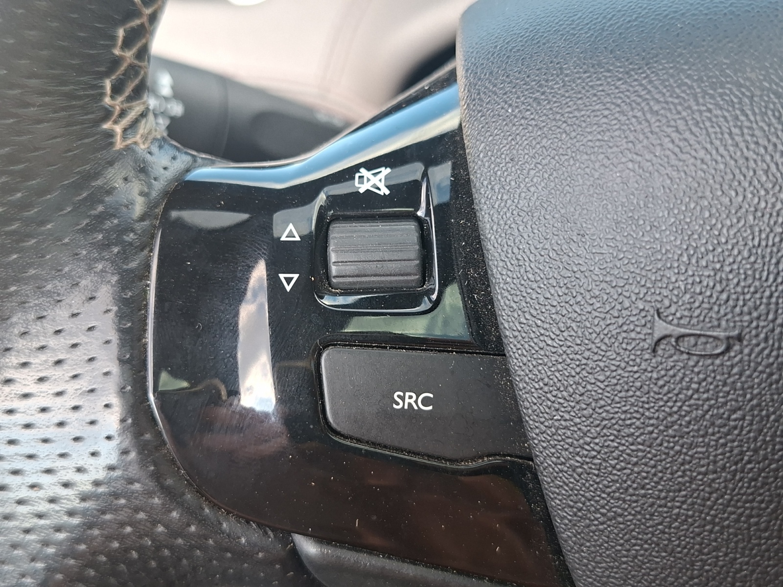 Peugeot 208 19