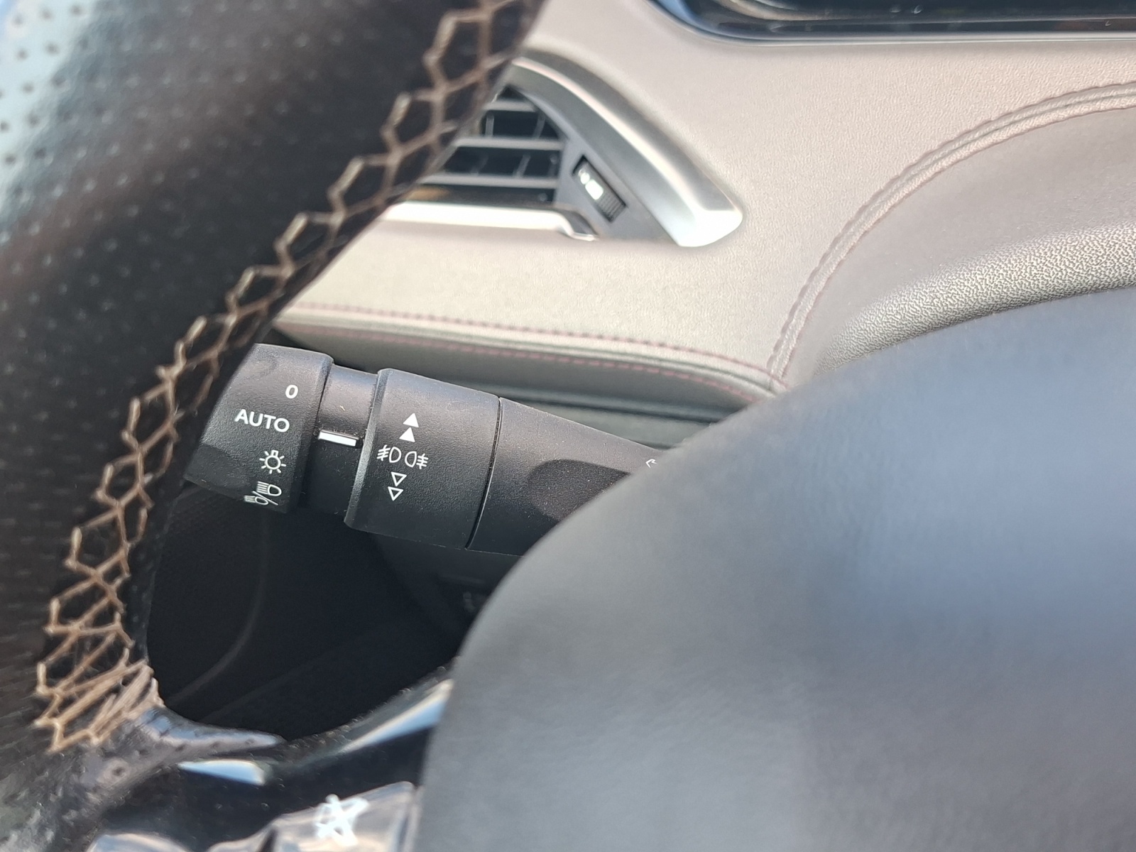 Peugeot 208 21