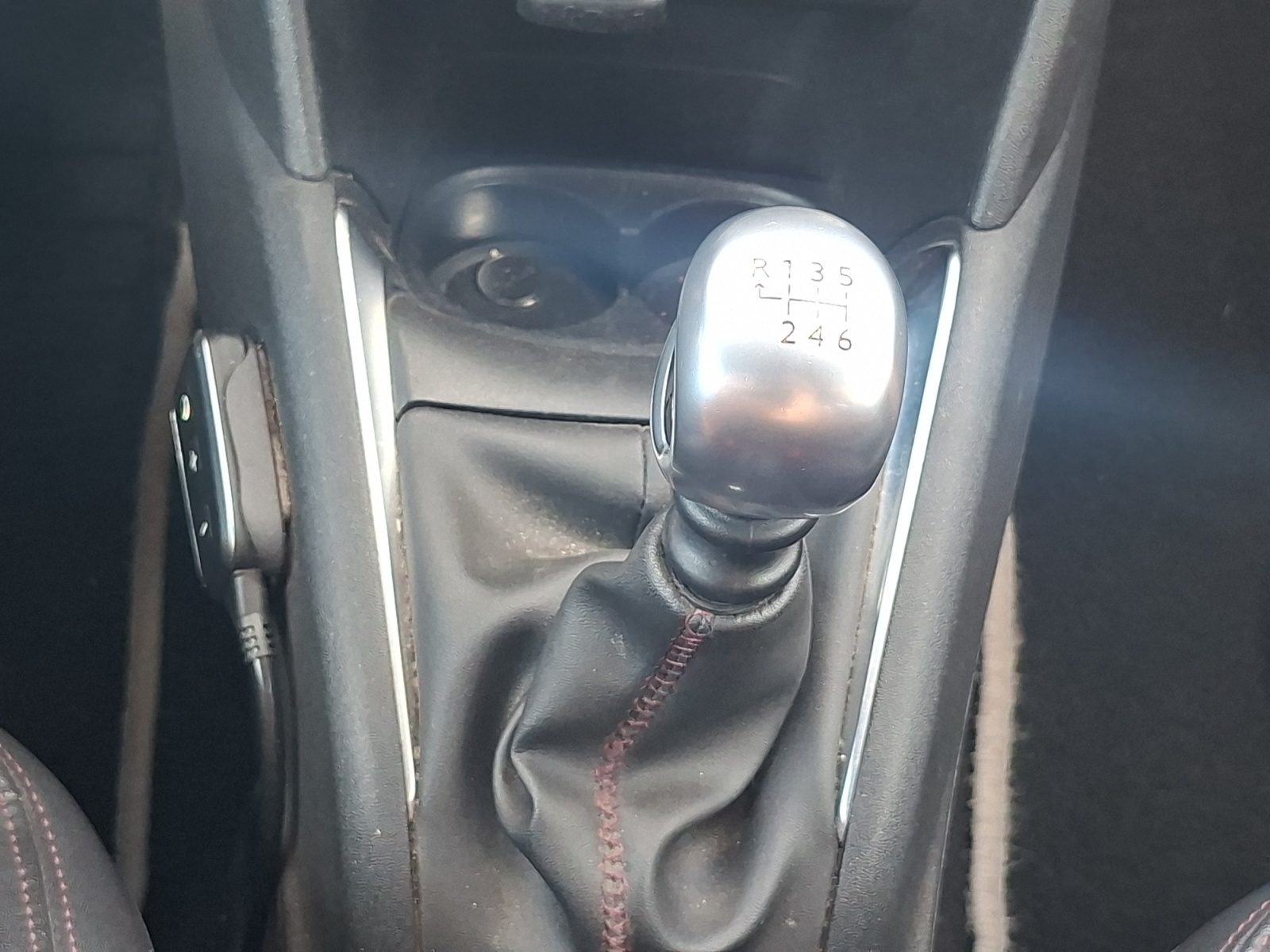 Peugeot 208 31