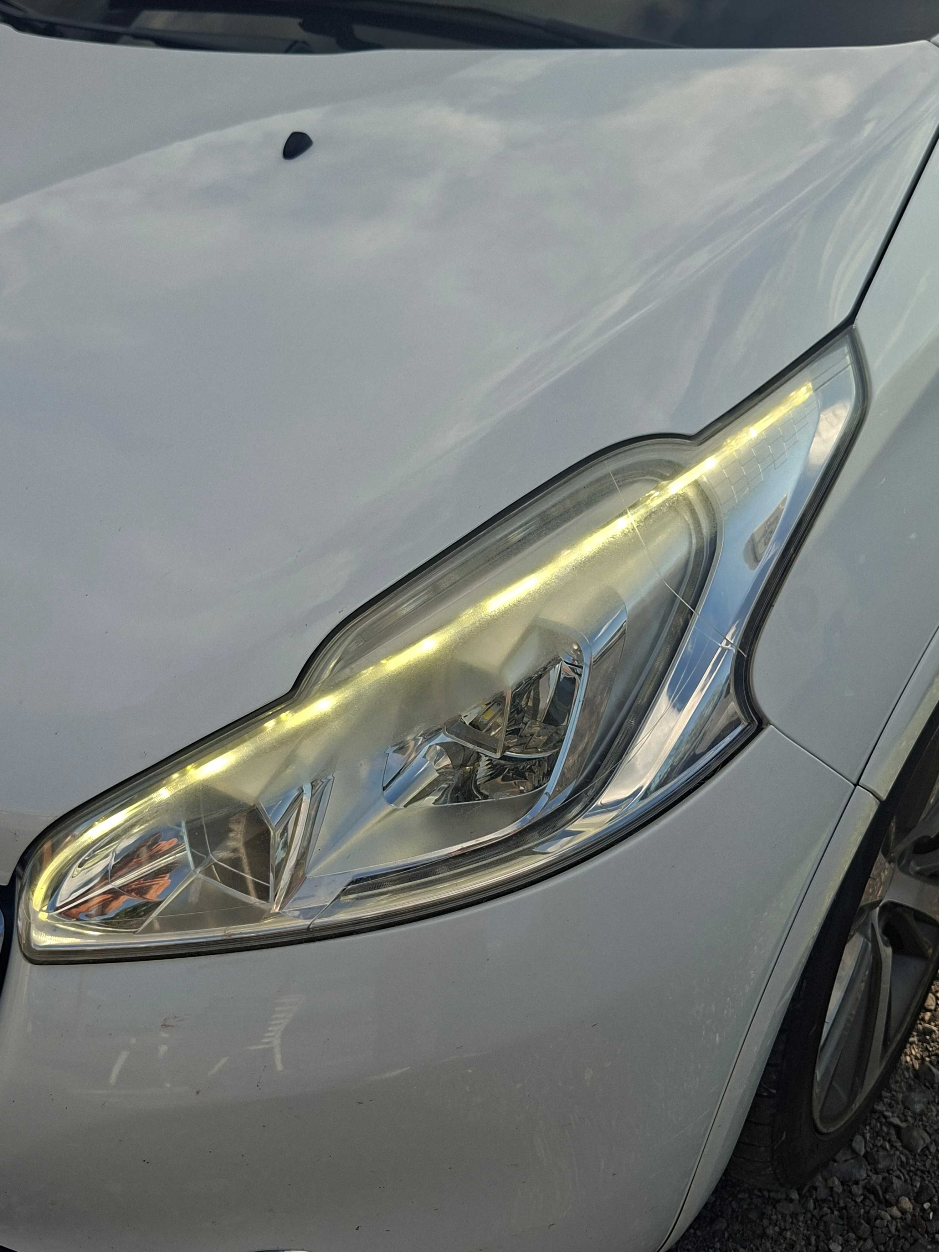 Peugeot 208 37
