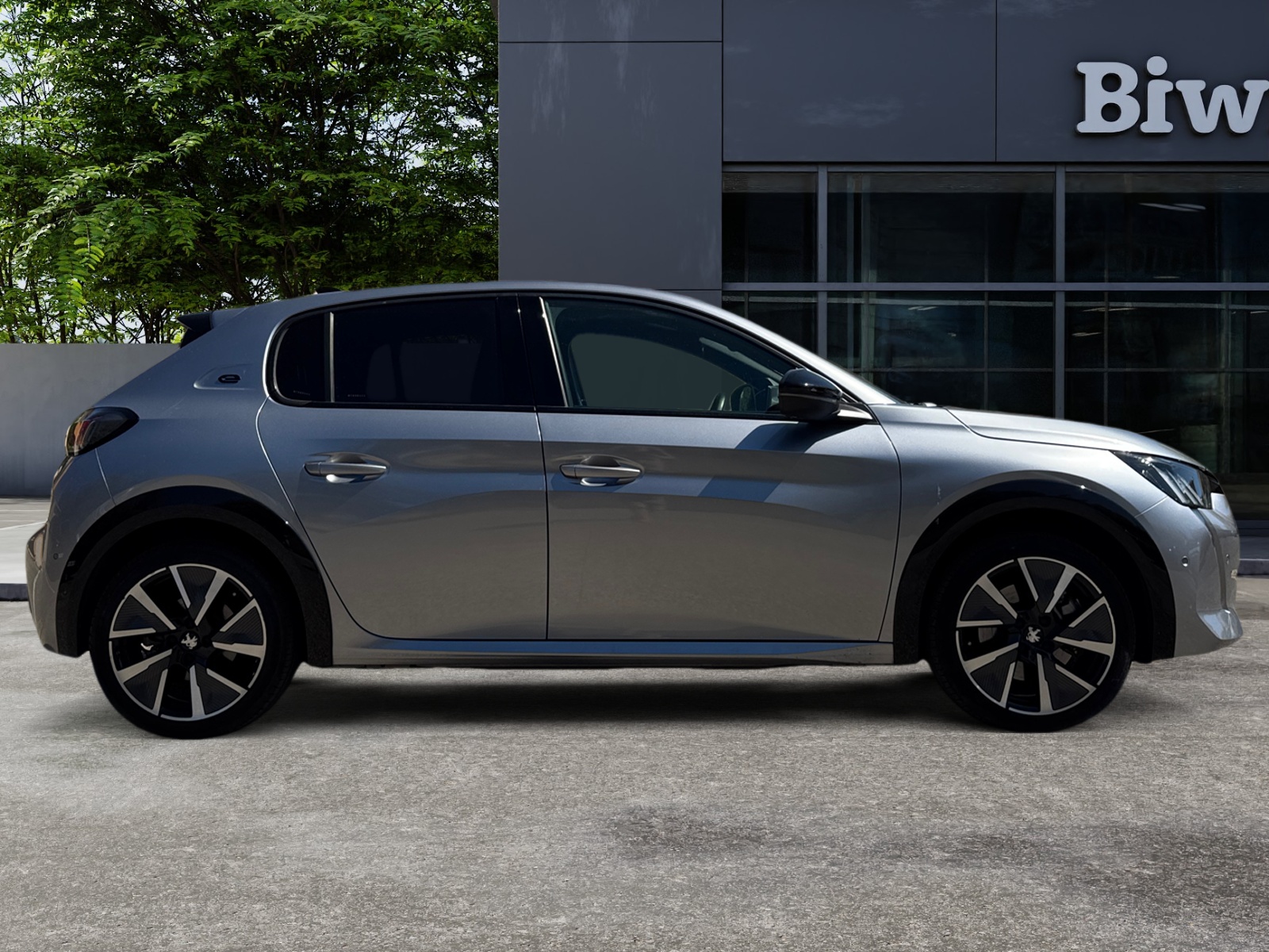 Peugeot E-208 5