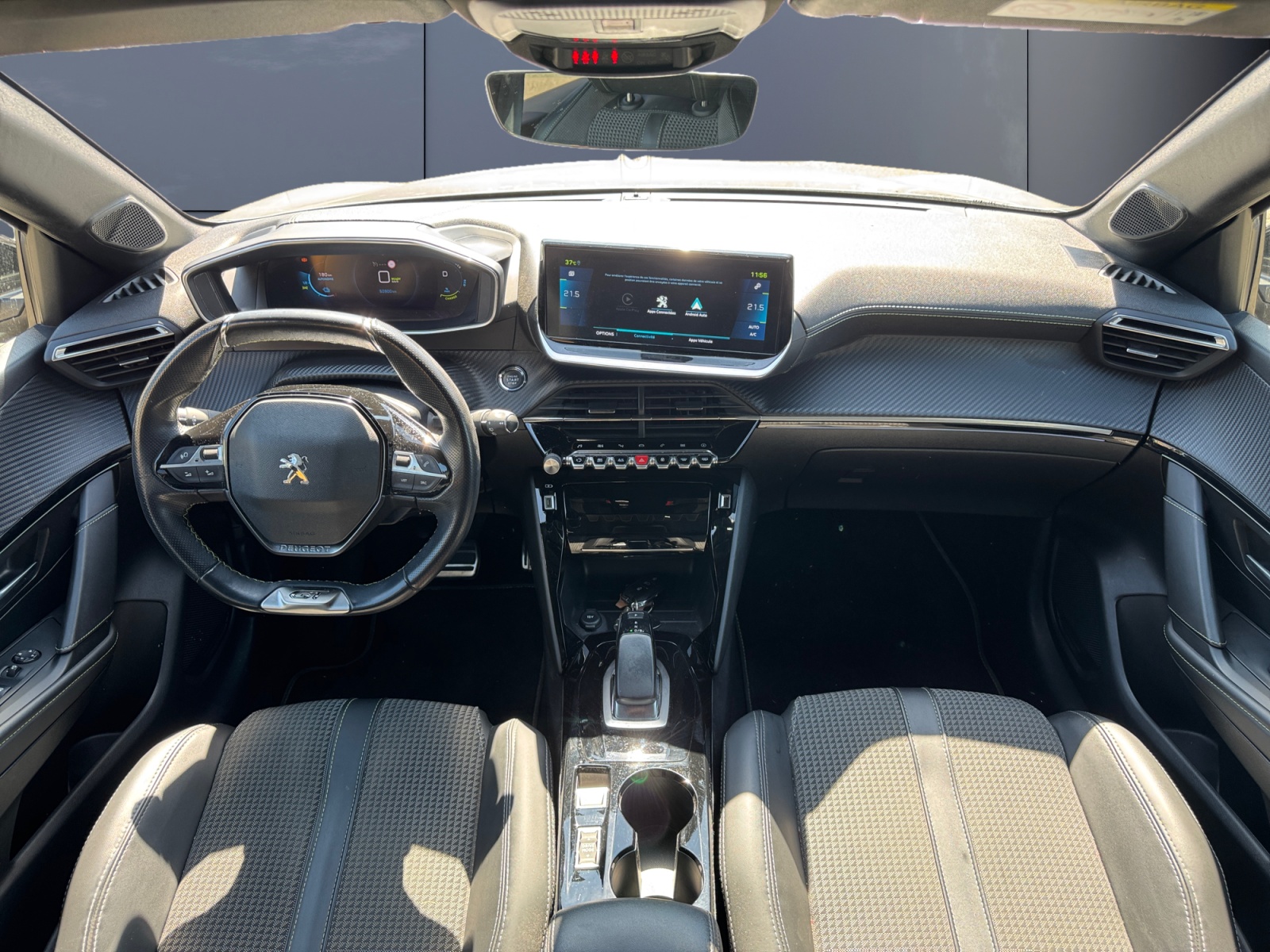 Peugeot E-208 14