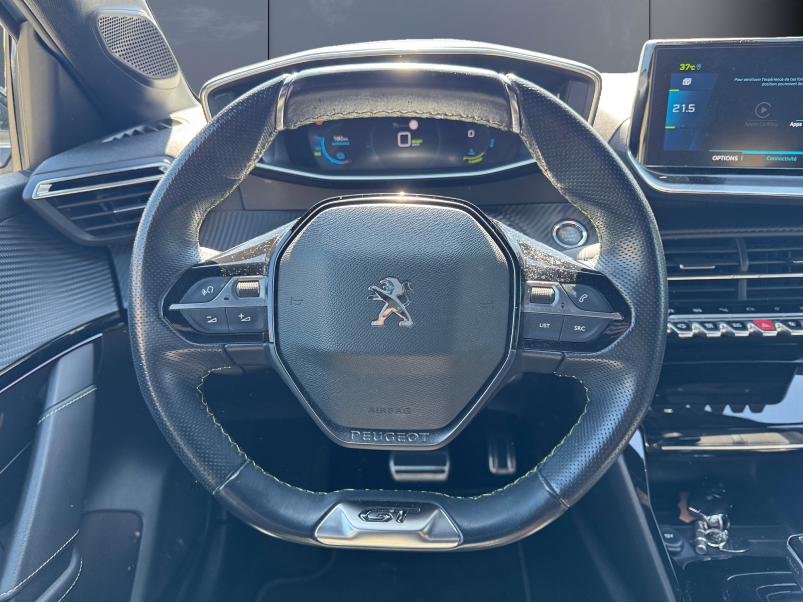 Peugeot E-208 15