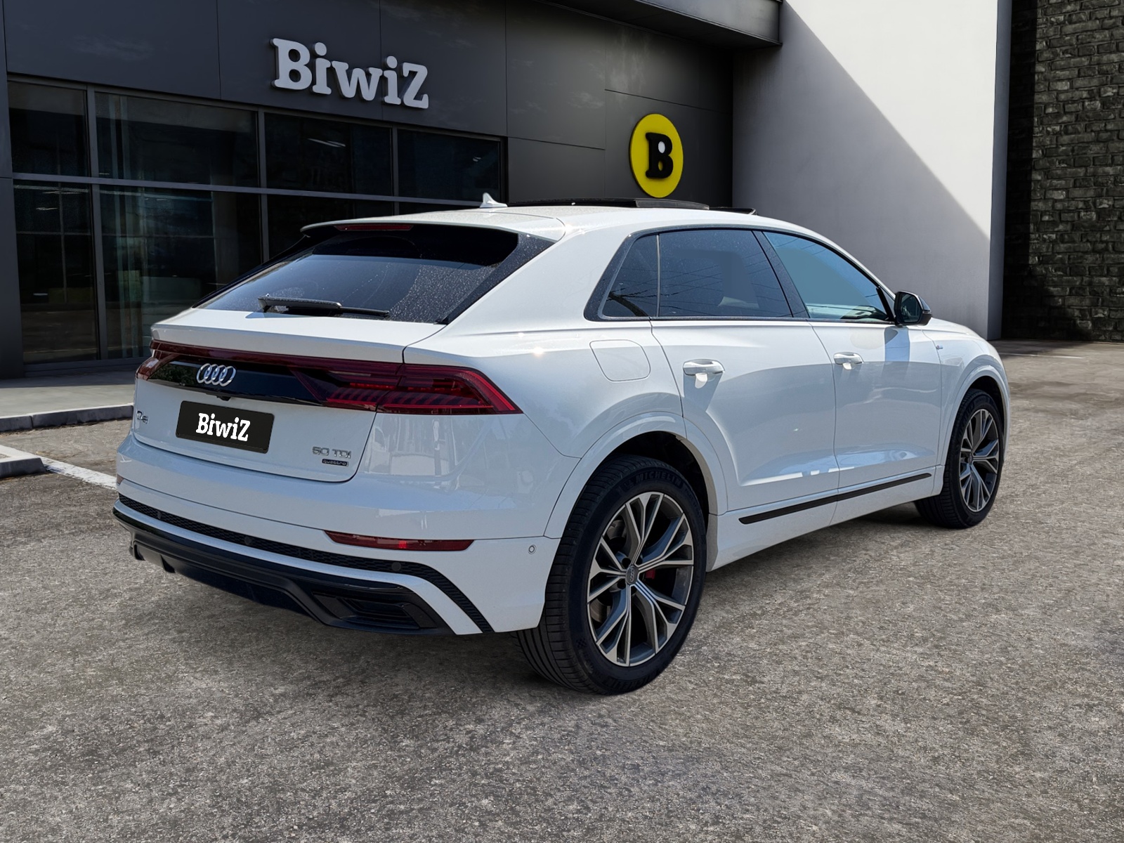 Audi Q8 4