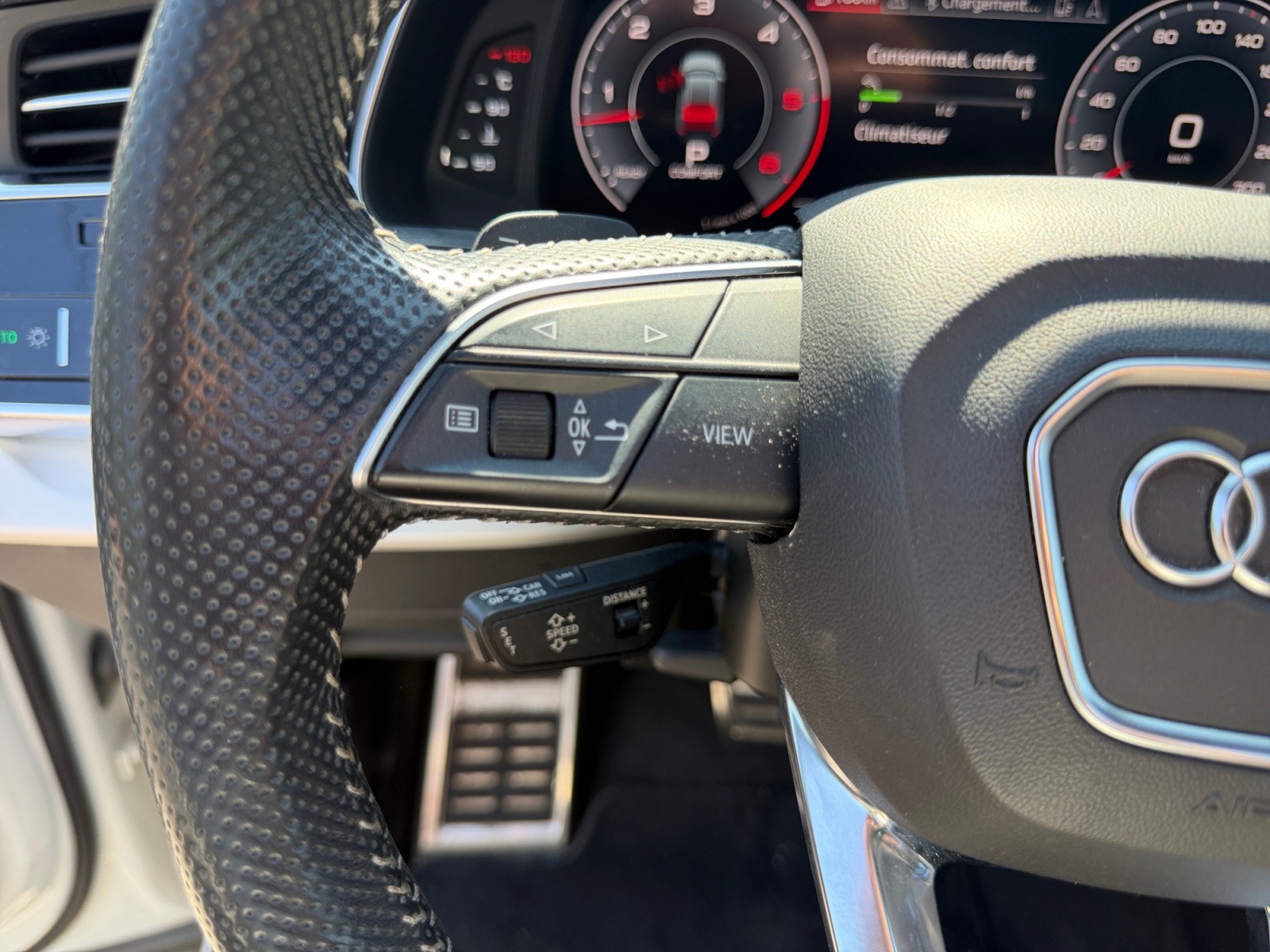 Audi Q8 20